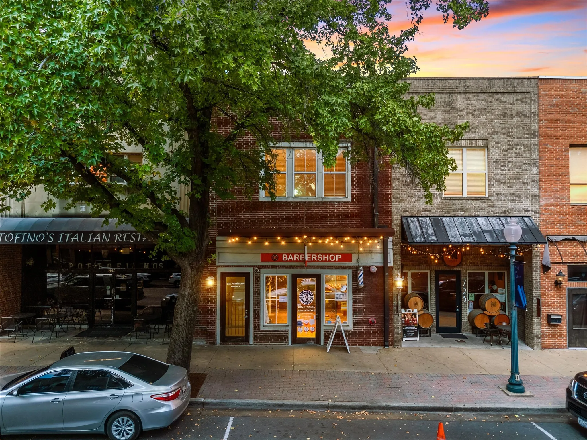 Condominium For Sale in Mc Lennan County , 721 Austin Avenue C, Waco, Texas 76701, 2 Bedroom, 2 Bathroom, Garage spaces, 1,300 Sqft, built in 1919, mls#21377736, Real Estate Agent in Waco, Homes For Sale in Mc Lennan county, Homes For Sale in Waco, Realtor in Waco Texas, Real Estate Brokerage Independent Realty Texas, Luminita Cordes Realtor