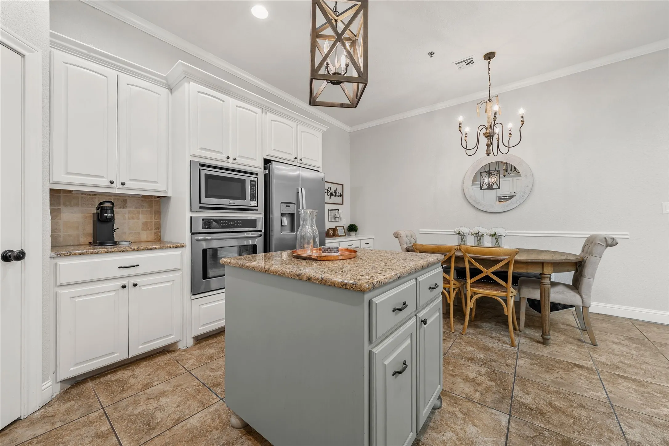 Condominium For Sale in Mc Lennan County , 721 Austin Avenue C, Waco, Texas 76701, 2 Bedroom, 2 Bathroom, Garage spaces, 1,300 Sqft, built in 1919, mls#21377736, Real Estate Agent in Waco, Homes For Sale in Mc Lennan county, Homes For Sale in Waco, Realtor in Waco Texas, Real Estate Brokerage Independent Realty Texas, Luminita Cordes Realtor