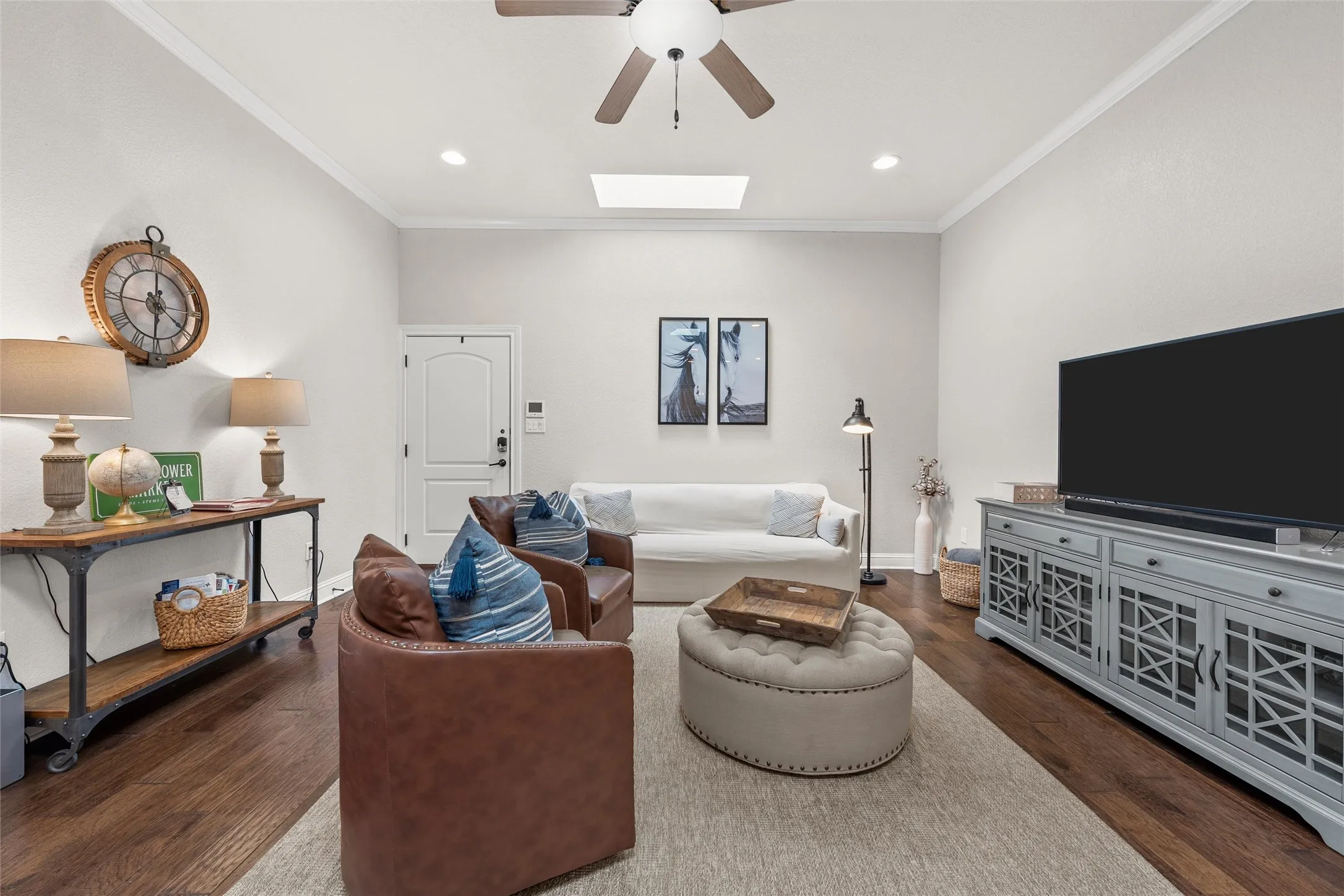 Condominium For Sale in Mc Lennan County , 721 Austin Avenue C, Waco, Texas 76701, 2 Bedroom, 2 Bathroom, Garage spaces, 1,300 Sqft, built in 1919, mls#21377736, Real Estate Agent in Waco, Homes For Sale in Mc Lennan county, Homes For Sale in Waco, Realtor in Waco Texas, Real Estate Brokerage Independent Realty Texas, Luminita Cordes Realtor