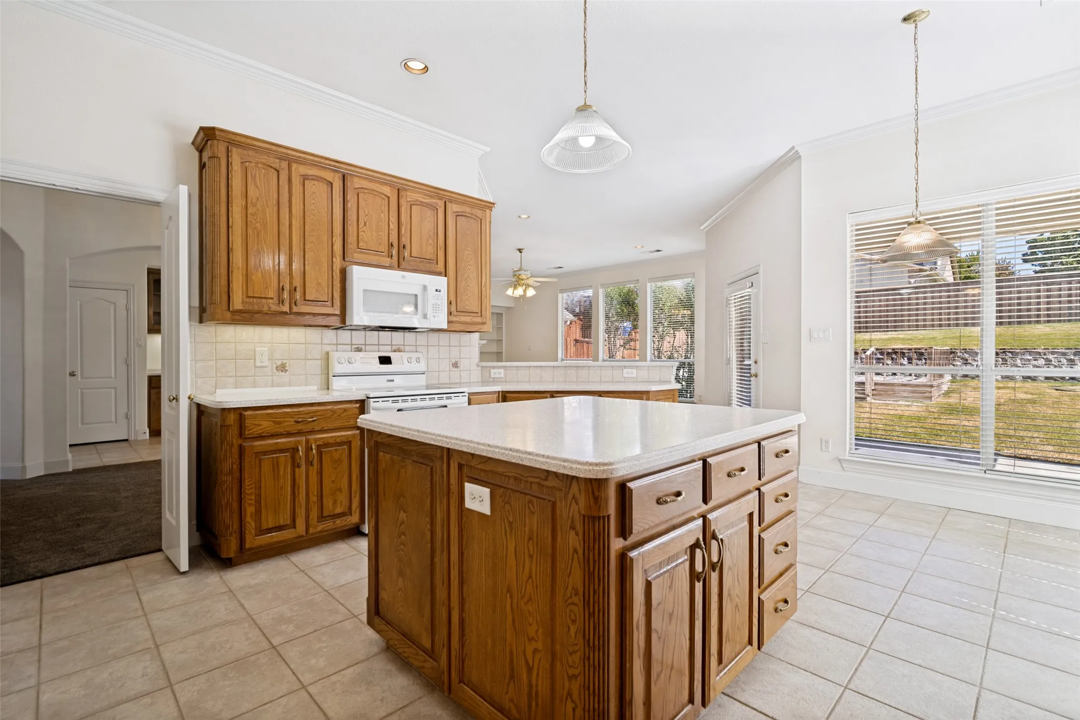 Single Family Residence For Sale in Dallas County , 2426 Club Creek Boulevard, Garland, Texas 75043, 3 Bedroom, 3 Bathroom, 2 Garage spaces, 2,391 Sqft, built in 2001, mls#21378108, Real Estate Agent in Garland, Homes For Sale in Dallas county, Homes For Sale in Garland, Realtor in Garland Texas, Real Estate Brokerage Independent Realty Texas, Luminita Cordes Realtor
