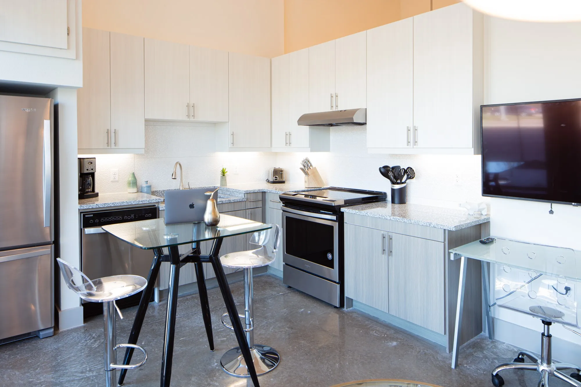 Apartment For Rent in Dallas County , 830 N Zang Boulevard 1117, Dallas, Texas 75208, 1 Bedroom, 1 Bathroom, Garage spaces, 540 Sqft, built in 2020, mls#21378707, Real Estate Agent in Dallas, Homes For Rent in Dallas county, Homes For Rent in Dallas, Realtor in Dallas Texas, Real Estate Brokerage Independent Realty Texas, Luminita Cordes Realtor