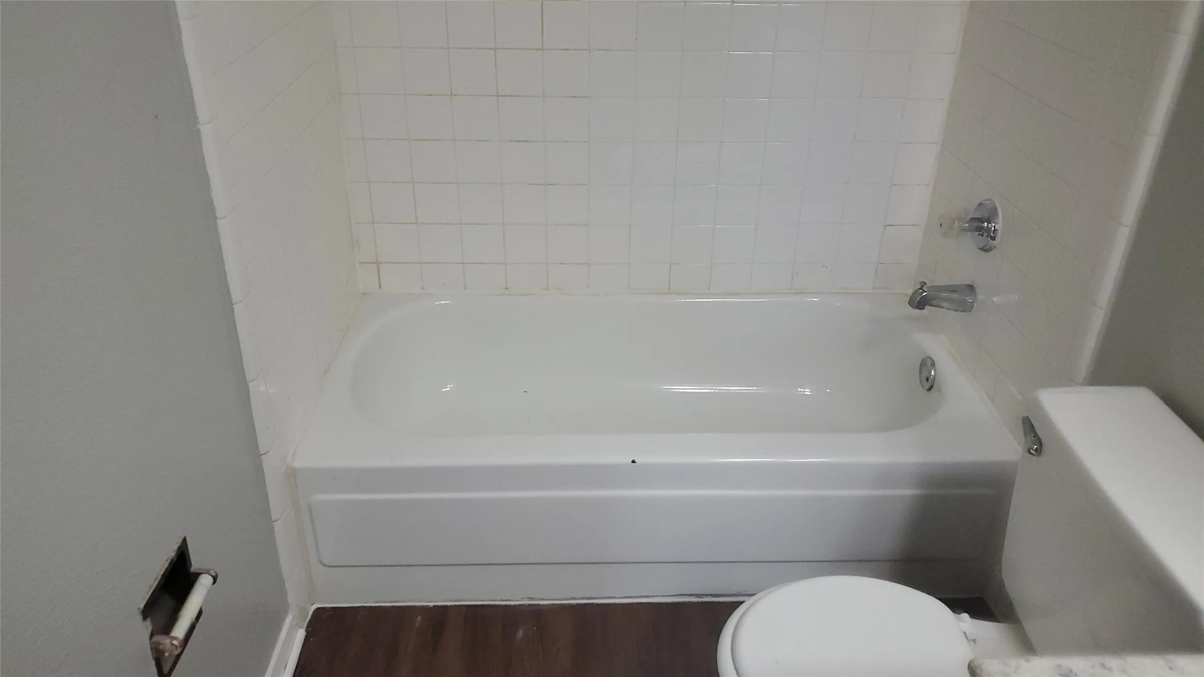 Single Family Residence For Rent in Dallas County , 317 Doral Place, Garland, Texas 75043, 3 Bedroom, 2 Bathroom, 2 Garage spaces, 1,985 Sqft, built in 1981, mls#21378711, Real Estate Agent in Garland, Homes For Rent in Dallas county, Homes For Rent in Garland, Realtor in Garland Texas, Real Estate Brokerage Independent Realty Texas, Luminita Cordes Realtor