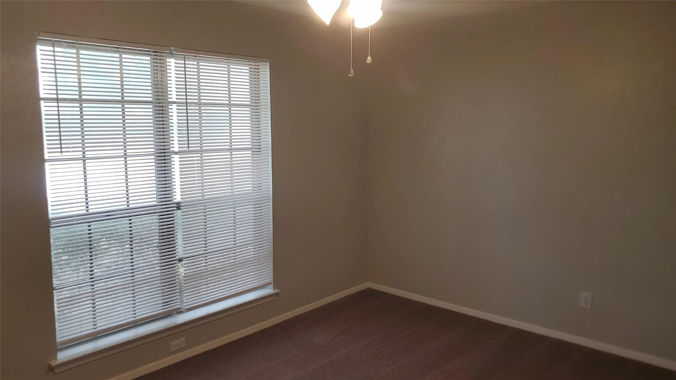 Single Family Residence For Rent in Dallas County , 317 Doral Place, Garland, Texas 75043, 3 Bedroom, 2 Bathroom, 2 Garage spaces, 1,985 Sqft, built in 1981, mls#21378711, Real Estate Agent in Garland, Homes For Rent in Dallas county, Homes For Rent in Garland, Realtor in Garland Texas, Real Estate Brokerage Independent Realty Texas, Luminita Cordes Realtor