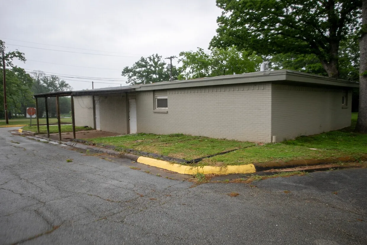 Business For Sale in Van Zandt County , 707 N Waldrip Street, Grand Saline, Texas 75140, 0, 0, Garage spaces, 24,094 Sqft, built in 1971, mls#21378657, Real Estate Agent in Grand Saline, Homes For Sale in Van Zandt county, Homes For Sale in Grand Saline, Realtor in Grand Saline Texas, Real Estate Brokerage Independent Realty Texas, Luminita Cordes Realtor