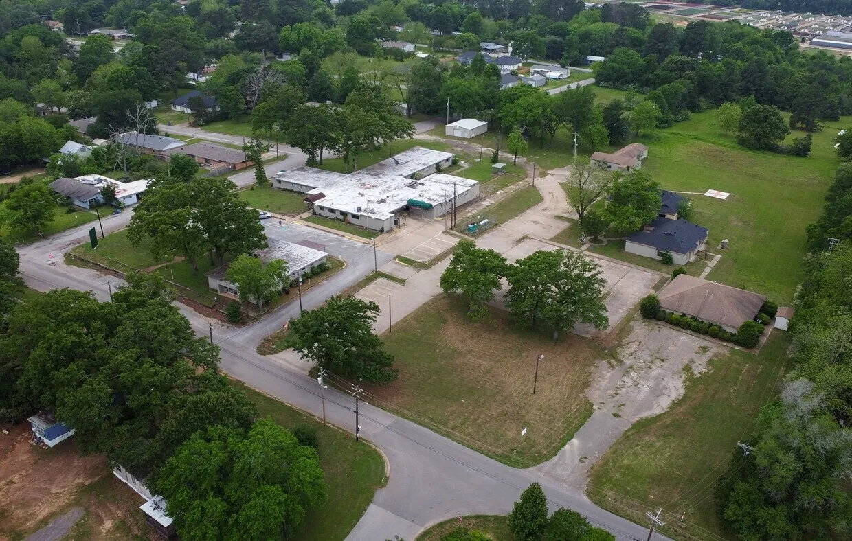 Business For Sale in Van Zandt County , 707 N Waldrip Street, Grand Saline, Texas 75140, 0, 0, Garage spaces, 24,094 Sqft, built in 1971, mls#21378657, Real Estate Agent in Grand Saline, Homes For Sale in Van Zandt county, Homes For Sale in Grand Saline, Realtor in Grand Saline Texas, Real Estate Brokerage Independent Realty Texas, Luminita Cordes Realtor