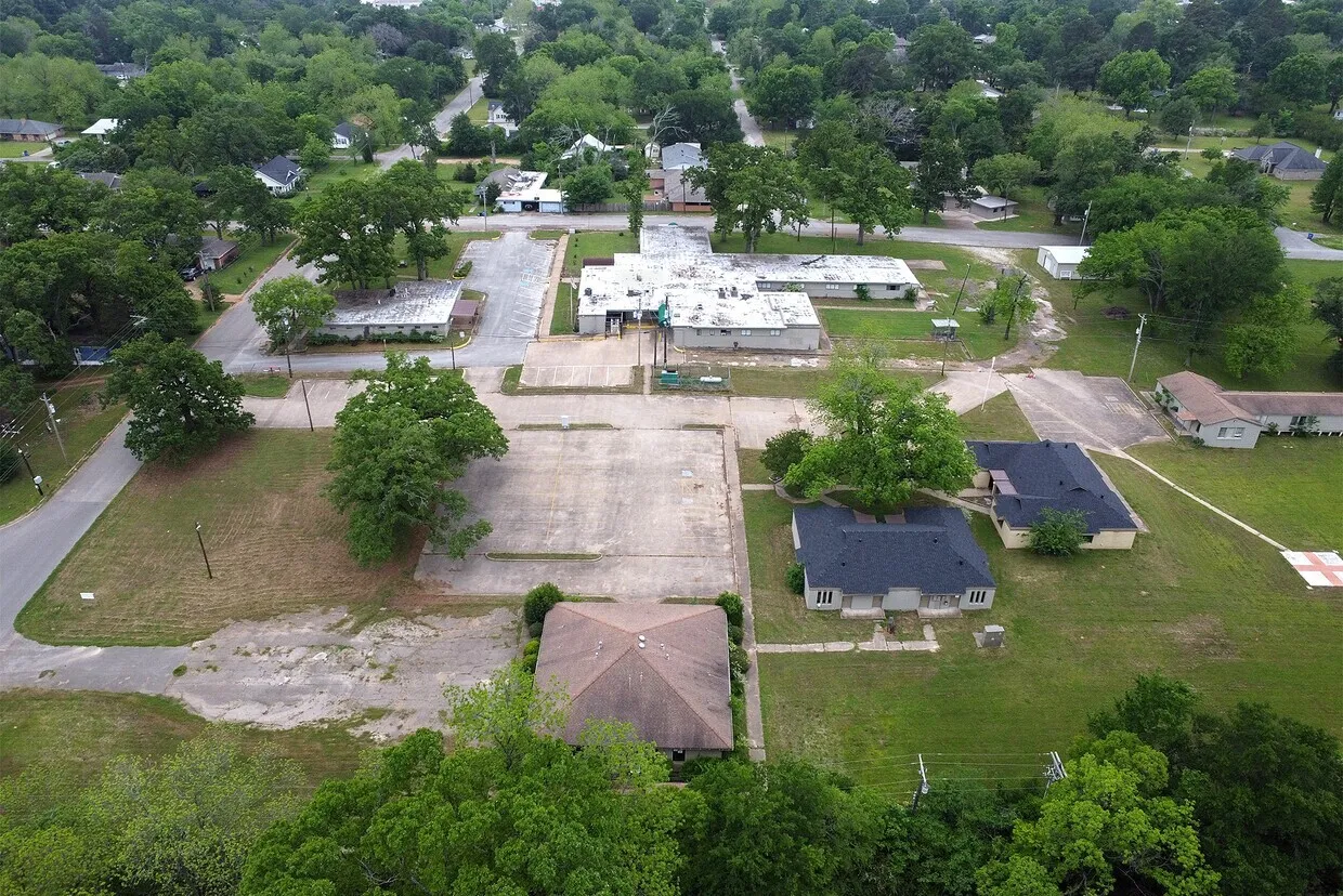 Business For Sale in Van Zandt County , 707 N Waldrip Street, Grand Saline, Texas 75140, 0, 0, Garage spaces, 24,094 Sqft, built in 1971, mls#21378657, Real Estate Agent in Grand Saline, Homes For Sale in Van Zandt county, Homes For Sale in Grand Saline, Realtor in Grand Saline Texas, Real Estate Brokerage Independent Realty Texas, Luminita Cordes Realtor