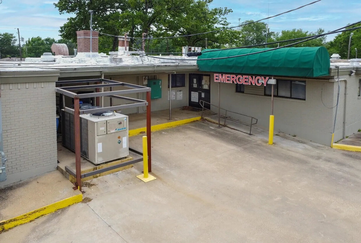 Business For Sale in Van Zandt County , 707 N Waldrip Street, Grand Saline, Texas 75140, 0, 0, Garage spaces, 24,094 Sqft, built in 1971, mls#21378657, Real Estate Agent in Grand Saline, Homes For Sale in Van Zandt county, Homes For Sale in Grand Saline, Realtor in Grand Saline Texas, Real Estate Brokerage Independent Realty Texas, Luminita Cordes Realtor
