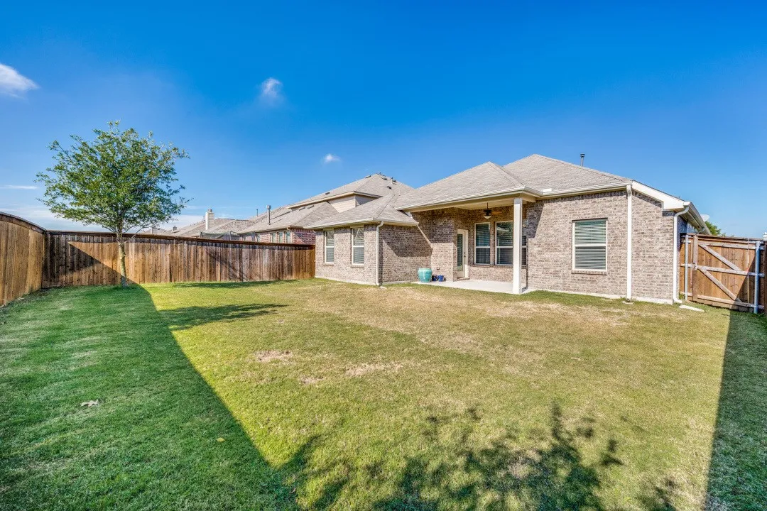 Single Family Residence For Rent in Denton County , 16708 Central Garden Lane, Prosper, Texas 75078, 3 Bedroom, 2 Bathroom, 2 Garage spaces, 1,874 Sqft, built in 2016, mls#21378712, Real Estate Agent in Prosper, Homes For Rent in Denton county, Homes For Rent in Prosper, Realtor in Prosper Texas, Real Estate Brokerage Independent Realty Texas, Luminita Cordes Realtor