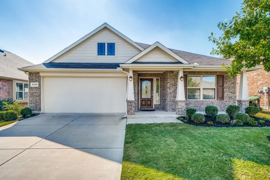 Single Family Residence For Rent in Denton County , 16708 Central Garden Lane, Prosper, Texas 75078, 3 Bedroom, 2 Bathroom, 2 Garage spaces, 1,874 Sqft, built in 2016, mls#21378712, Real Estate Agent in Prosper, Homes For Rent in Denton county, Homes For Rent in Prosper, Realtor in Prosper Texas, Real Estate Brokerage Independent Realty Texas, Luminita Cordes Realtor