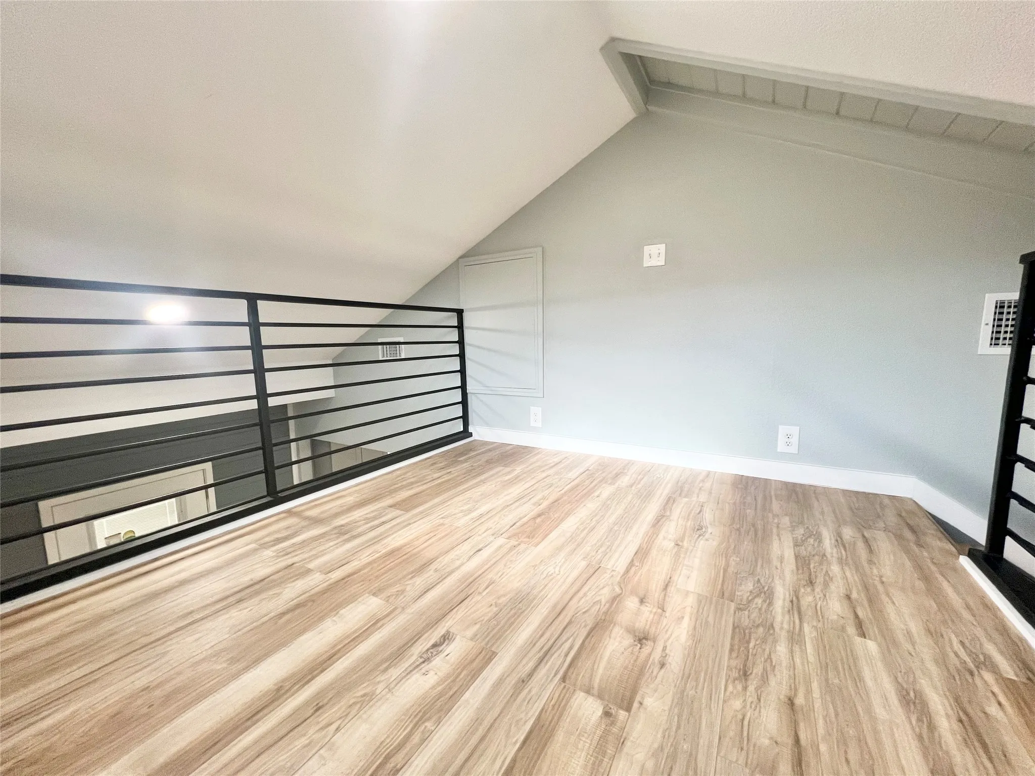 Flex space for office, reading nook, crafts.