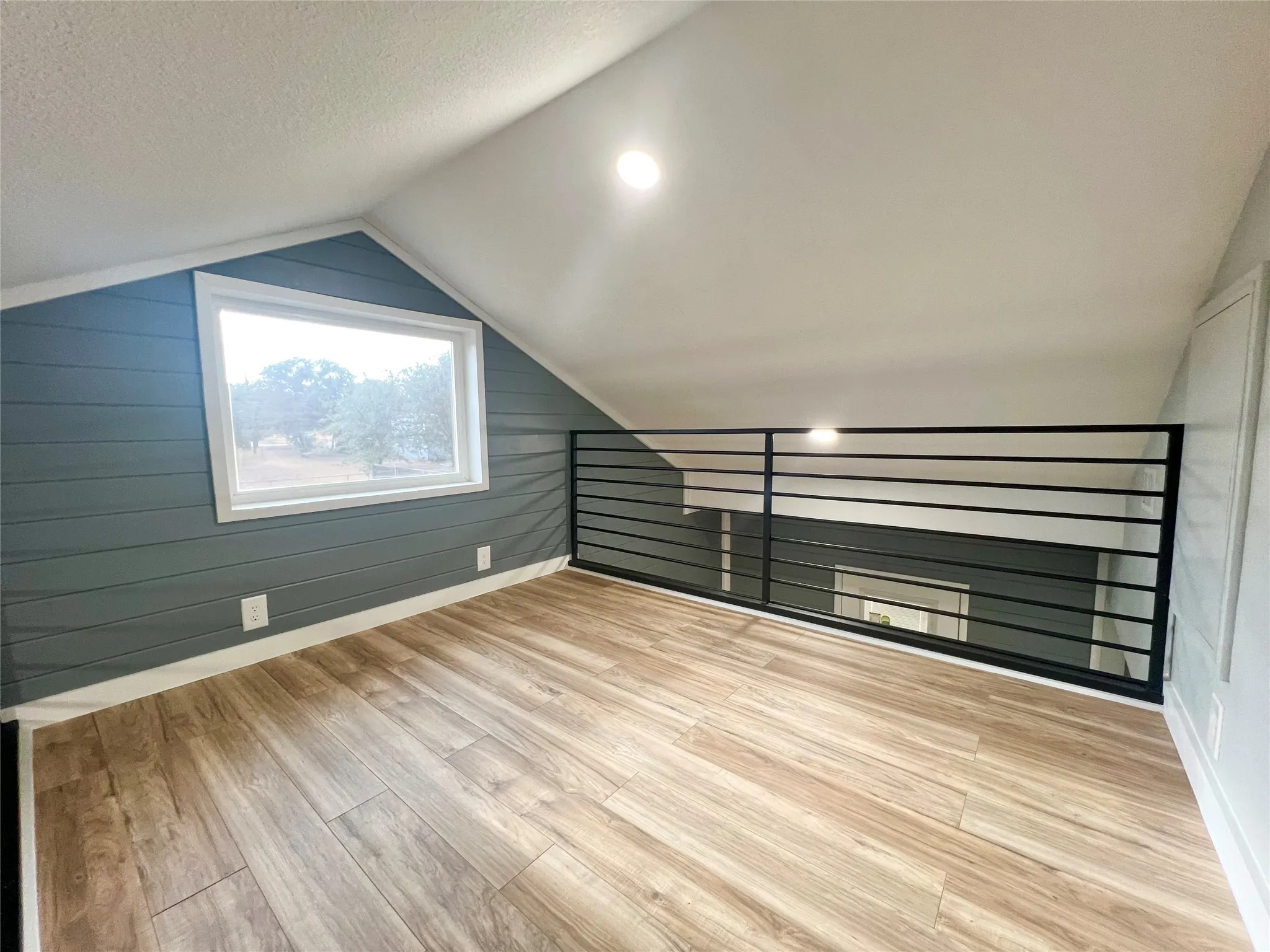 Flex space for office, reading nook, crafts.