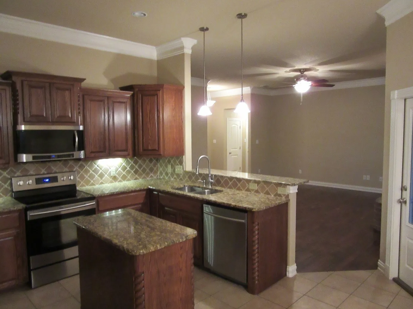 Single Family Residence For Rent in Taylor County , 809 Running Water Trail, Abilene, Texas 79602, 3 Bedroom, 2 Bathroom, 2 Garage spaces, 1,536 Sqft, built in 2011, mls#21378717, Real Estate Agent in Abilene, Homes For Rent in Taylor county, Homes For Rent in Abilene, Realtor in Abilene Texas, Real Estate Brokerage Independent Realty Texas, Luminita Cordes Realtor