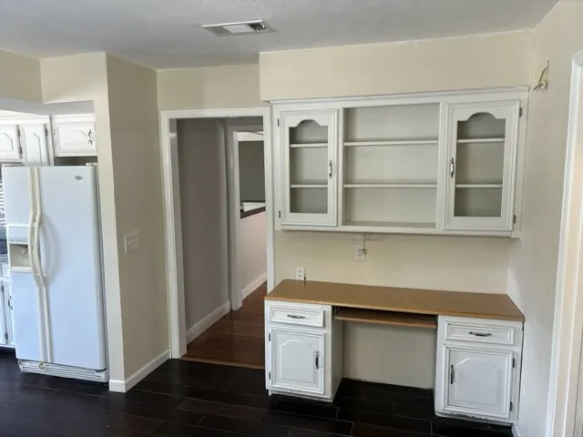 Single Family Residence For Rent in Collin County , 3101 Jomar Drive, Plano, Texas 75075, 4 Bedroom, 3 Bathroom, 2 Garage spaces, 2,397 Sqft, built in 1973, mls#21378718, Real Estate Agent in Plano, Homes For Rent in Collin county, Homes For Rent in Plano, Realtor in Plano Texas, Real Estate Brokerage Independent Realty Texas, Luminita Cordes Realtor