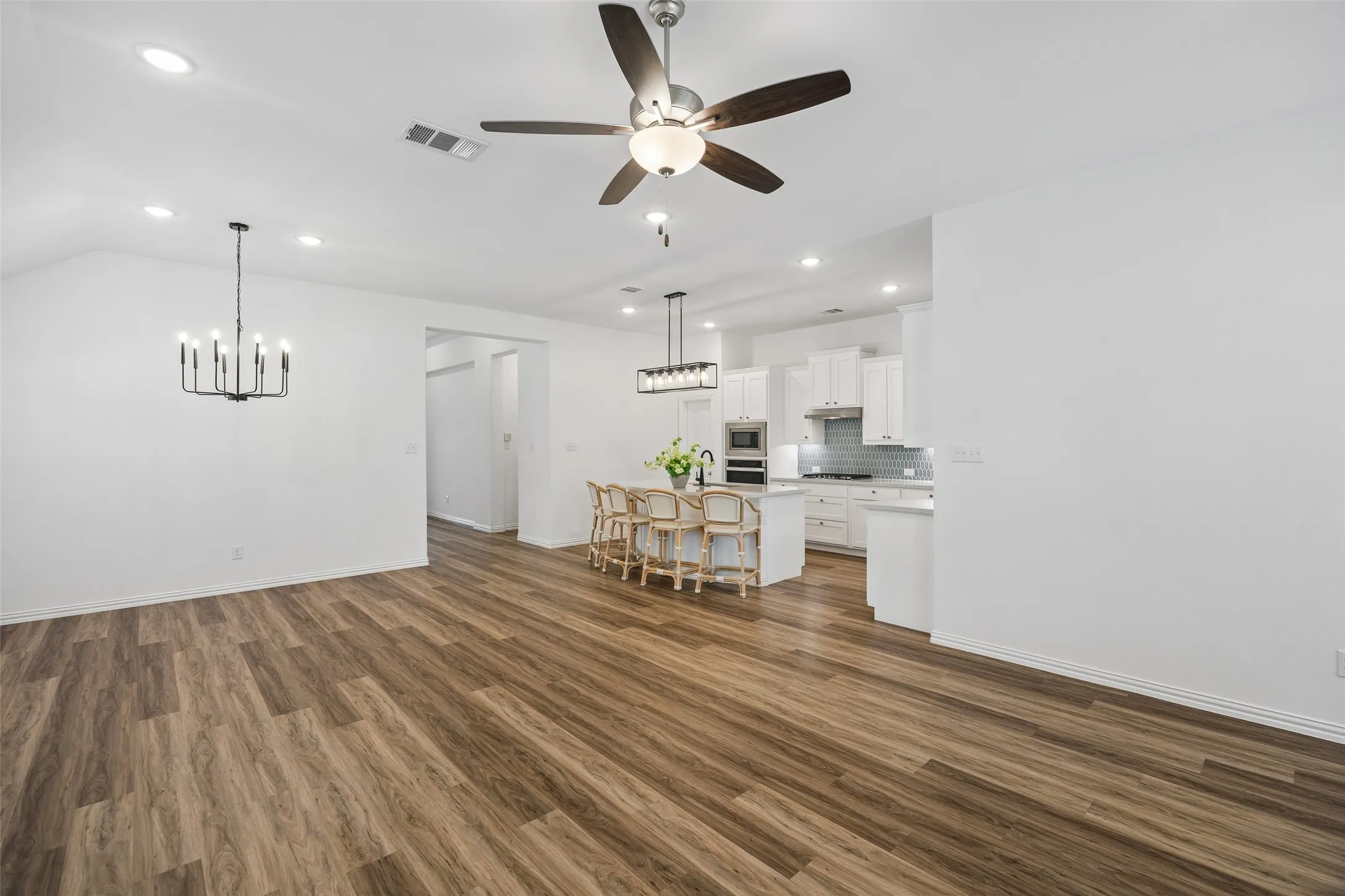 Single Family Residence For Sale in Collin County , 2405 Solomons Place, Wylie, Texas 75098, 3 Bedroom, 2 Bathroom, 2 Garage spaces, 1,916 Sqft, built in 2020, mls#21378164, Real Estate Agent in Wylie, Homes For Sale in Collin county, Homes For Sale in Wylie, Realtor in Wylie Texas, Real Estate Brokerage Independent Realty Texas, Luminita Cordes Realtor