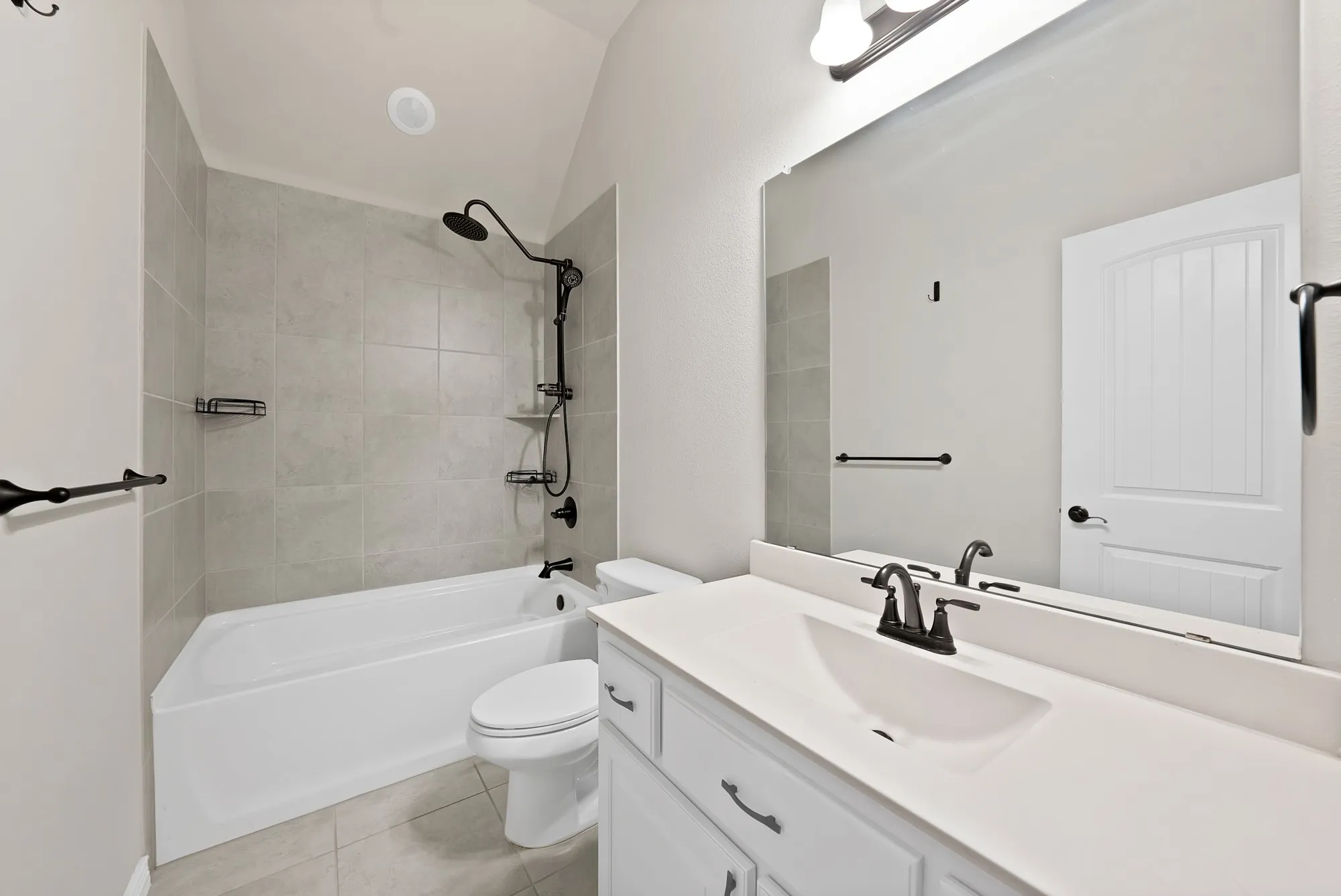 Single Family Residence For Sale in Johnson County , 125 Colonial Drive, Joshua, Texas 76058, 4 Bedroom, 3 Bathroom, 2 Garage spaces, 2,396 Sqft, built in 2021, mls#21374804, Real Estate Agent in Joshua, Homes For Sale in Johnson county, Homes For Sale in Joshua, Realtor in Joshua Texas, Real Estate Brokerage Independent Realty Texas, Luminita Cordes Realtor