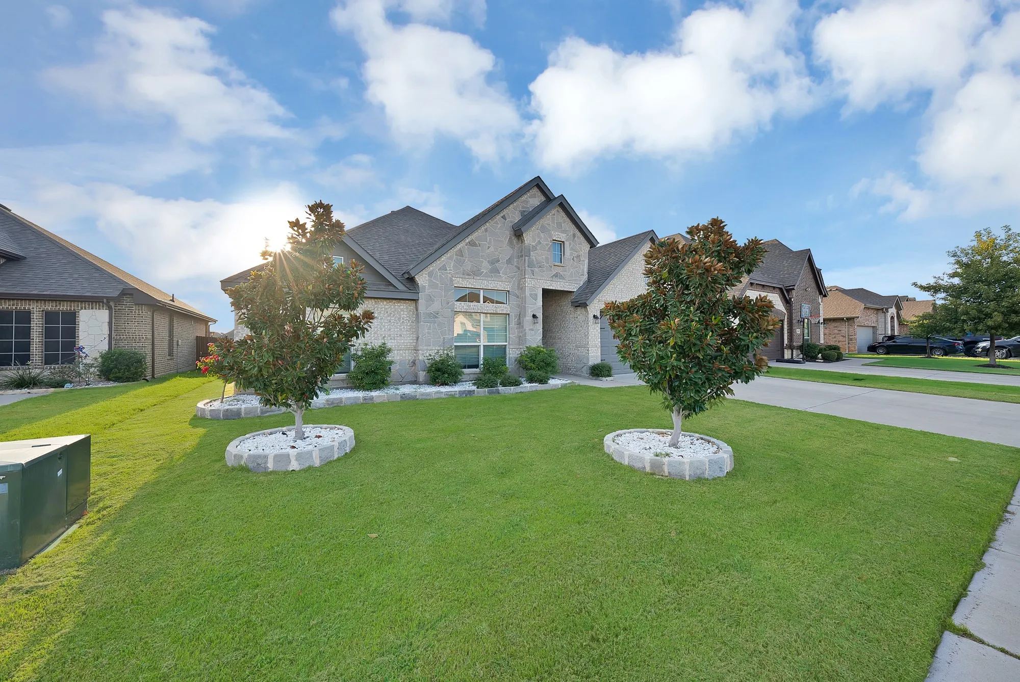 Single Family Residence For Sale in Johnson County , 125 Colonial Drive, Joshua, Texas 76058, 4 Bedroom, 3 Bathroom, 2 Garage spaces, 2,396 Sqft, built in 2021, mls#21374804, Real Estate Agent in Joshua, Homes For Sale in Johnson county, Homes For Sale in Joshua, Realtor in Joshua Texas, Real Estate Brokerage Independent Realty Texas, Luminita Cordes Realtor