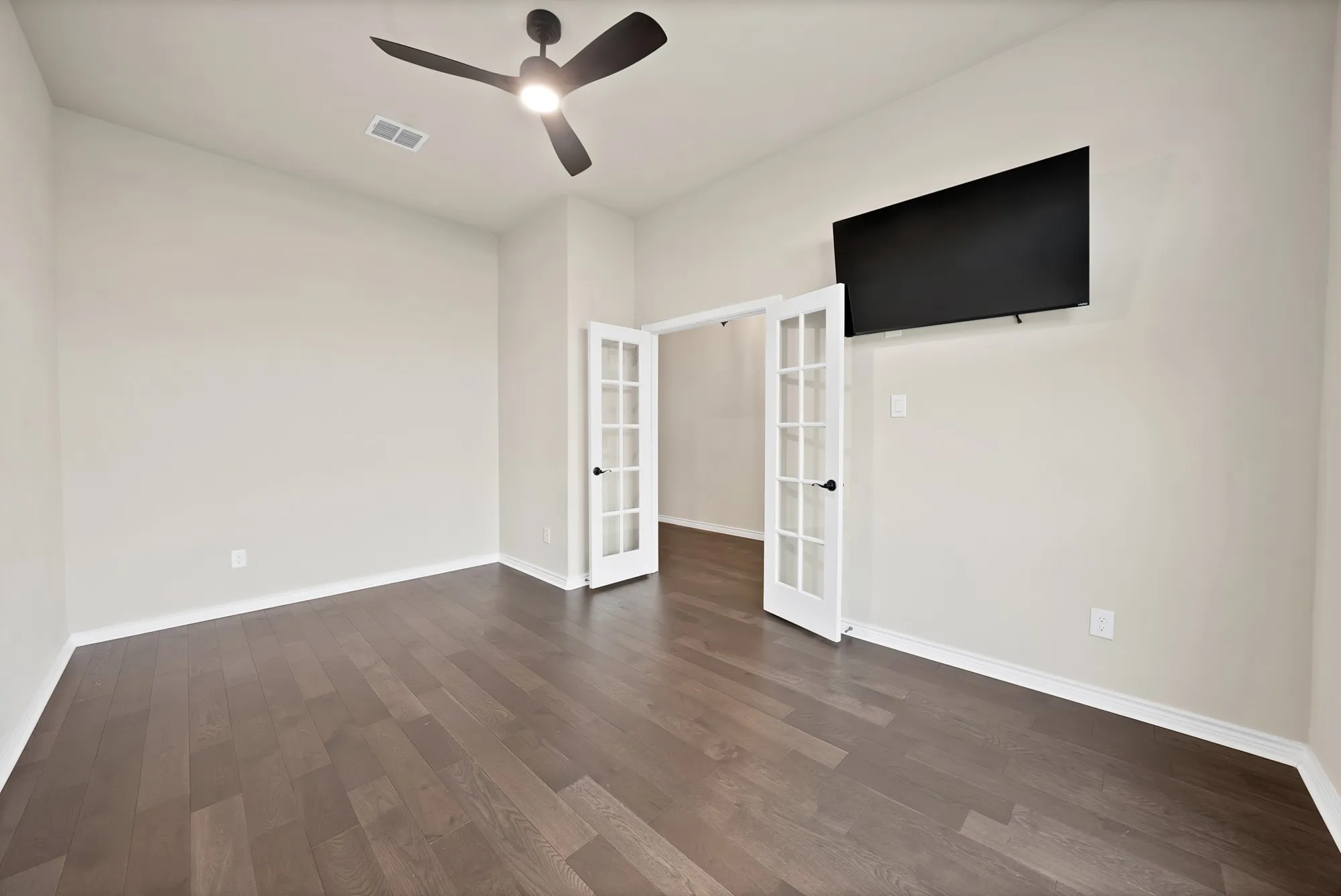Single Family Residence For Sale in Johnson County , 125 Colonial Drive, Joshua, Texas 76058, 4 Bedroom, 3 Bathroom, 2 Garage spaces, 2,396 Sqft, built in 2021, mls#21374804, Real Estate Agent in Joshua, Homes For Sale in Johnson county, Homes For Sale in Joshua, Realtor in Joshua Texas, Real Estate Brokerage Independent Realty Texas, Luminita Cordes Realtor
