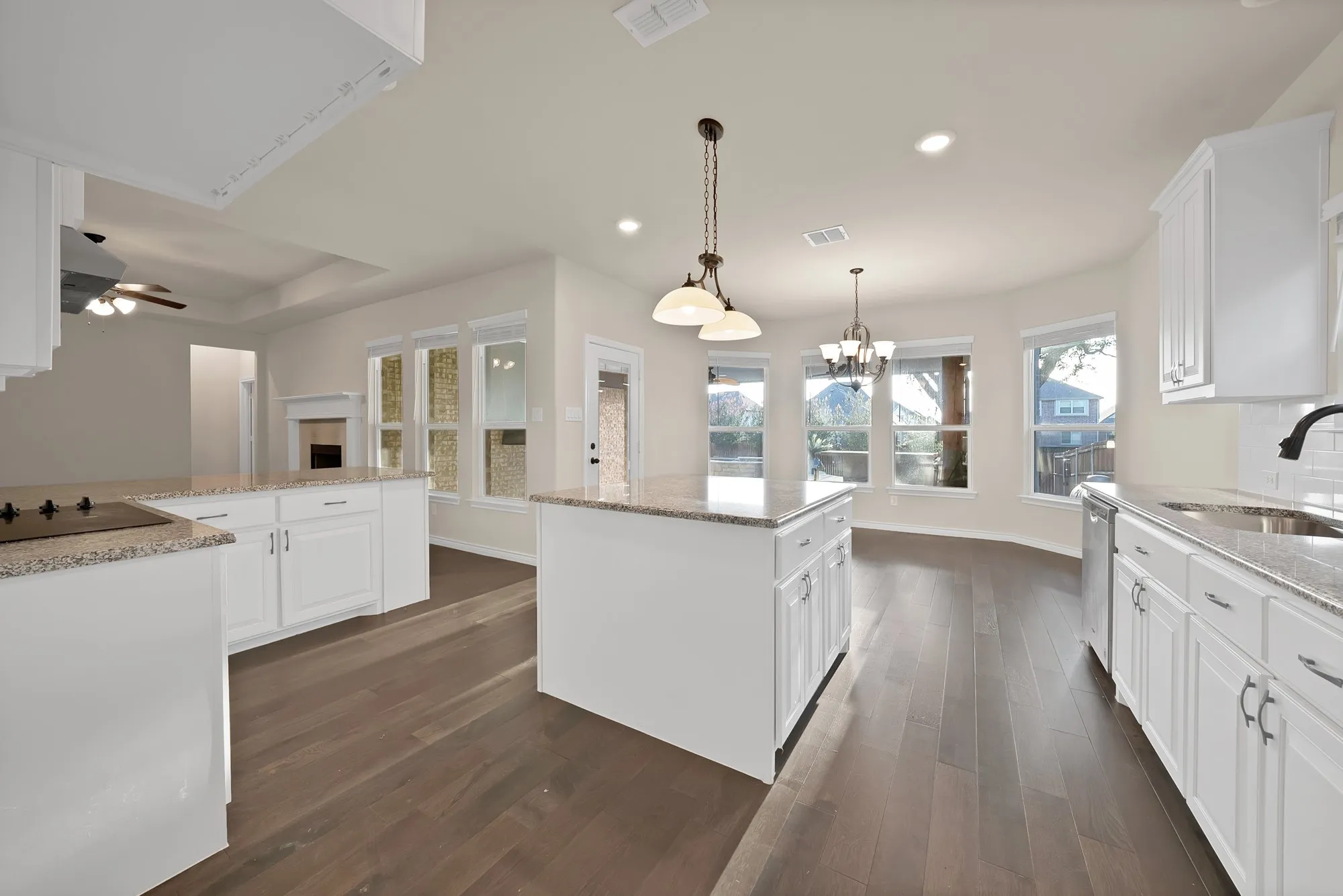 Single Family Residence For Sale in Johnson County , 125 Colonial Drive, Joshua, Texas 76058, 4 Bedroom, 3 Bathroom, 2 Garage spaces, 2,396 Sqft, built in 2021, mls#21374804, Real Estate Agent in Joshua, Homes For Sale in Johnson county, Homes For Sale in Joshua, Realtor in Joshua Texas, Real Estate Brokerage Independent Realty Texas, Luminita Cordes Realtor