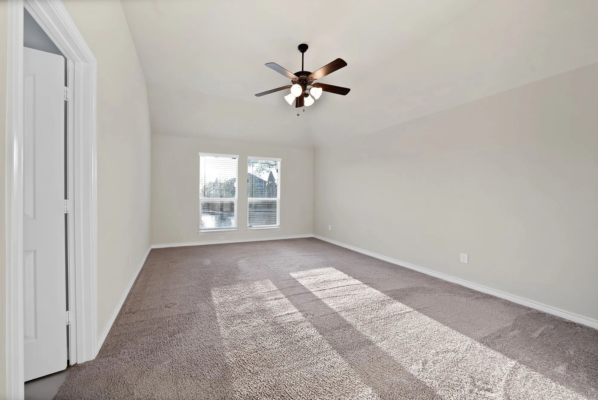 Single Family Residence For Sale in Johnson County , 125 Colonial Drive, Joshua, Texas 76058, 4 Bedroom, 3 Bathroom, 2 Garage spaces, 2,396 Sqft, built in 2021, mls#21374804, Real Estate Agent in Joshua, Homes For Sale in Johnson county, Homes For Sale in Joshua, Realtor in Joshua Texas, Real Estate Brokerage Independent Realty Texas, Luminita Cordes Realtor
