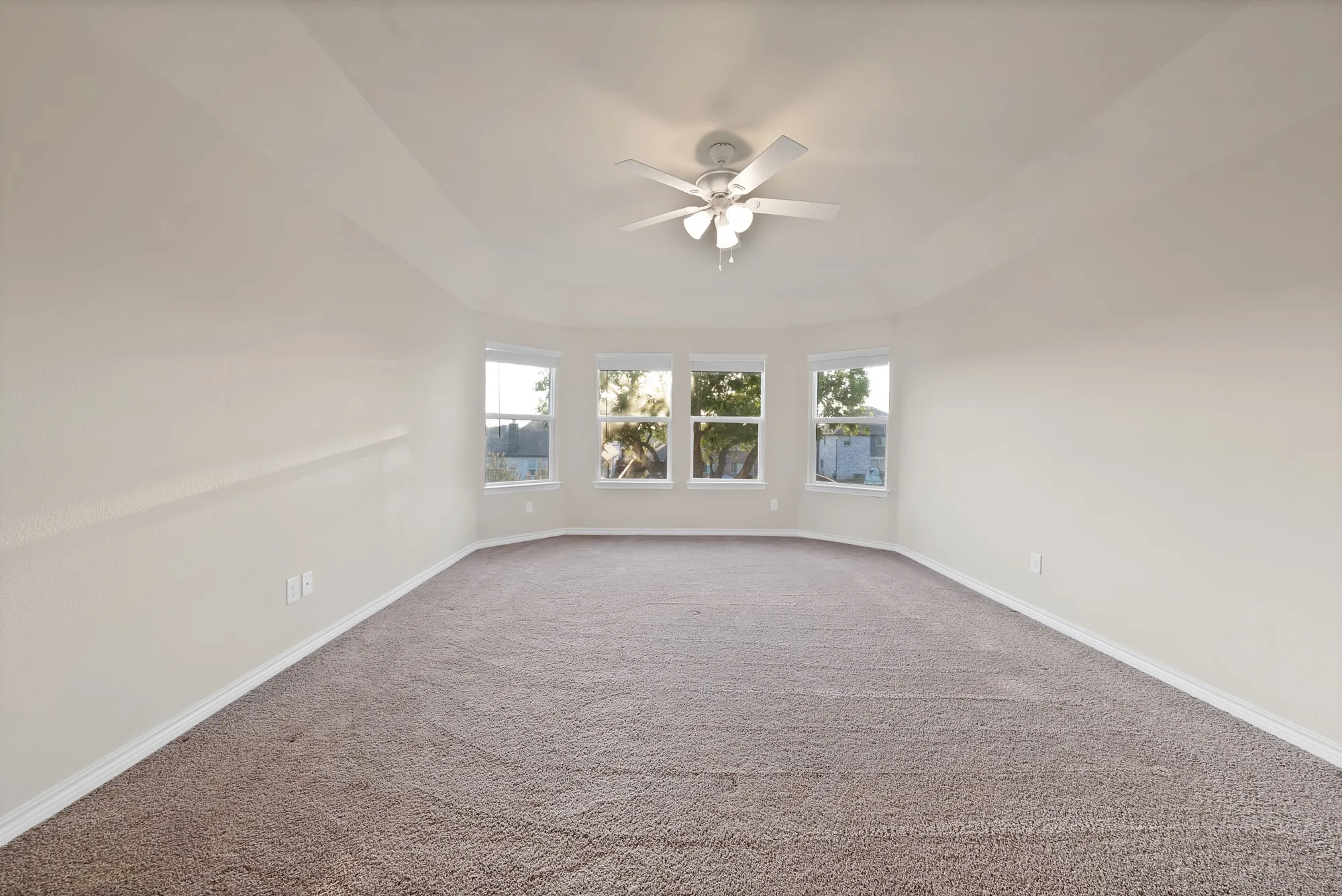Single Family Residence For Sale in Johnson County , 125 Colonial Drive, Joshua, Texas 76058, 4 Bedroom, 3 Bathroom, 2 Garage spaces, 2,396 Sqft, built in 2021, mls#21374804, Real Estate Agent in Joshua, Homes For Sale in Johnson county, Homes For Sale in Joshua, Realtor in Joshua Texas, Real Estate Brokerage Independent Realty Texas, Luminita Cordes Realtor