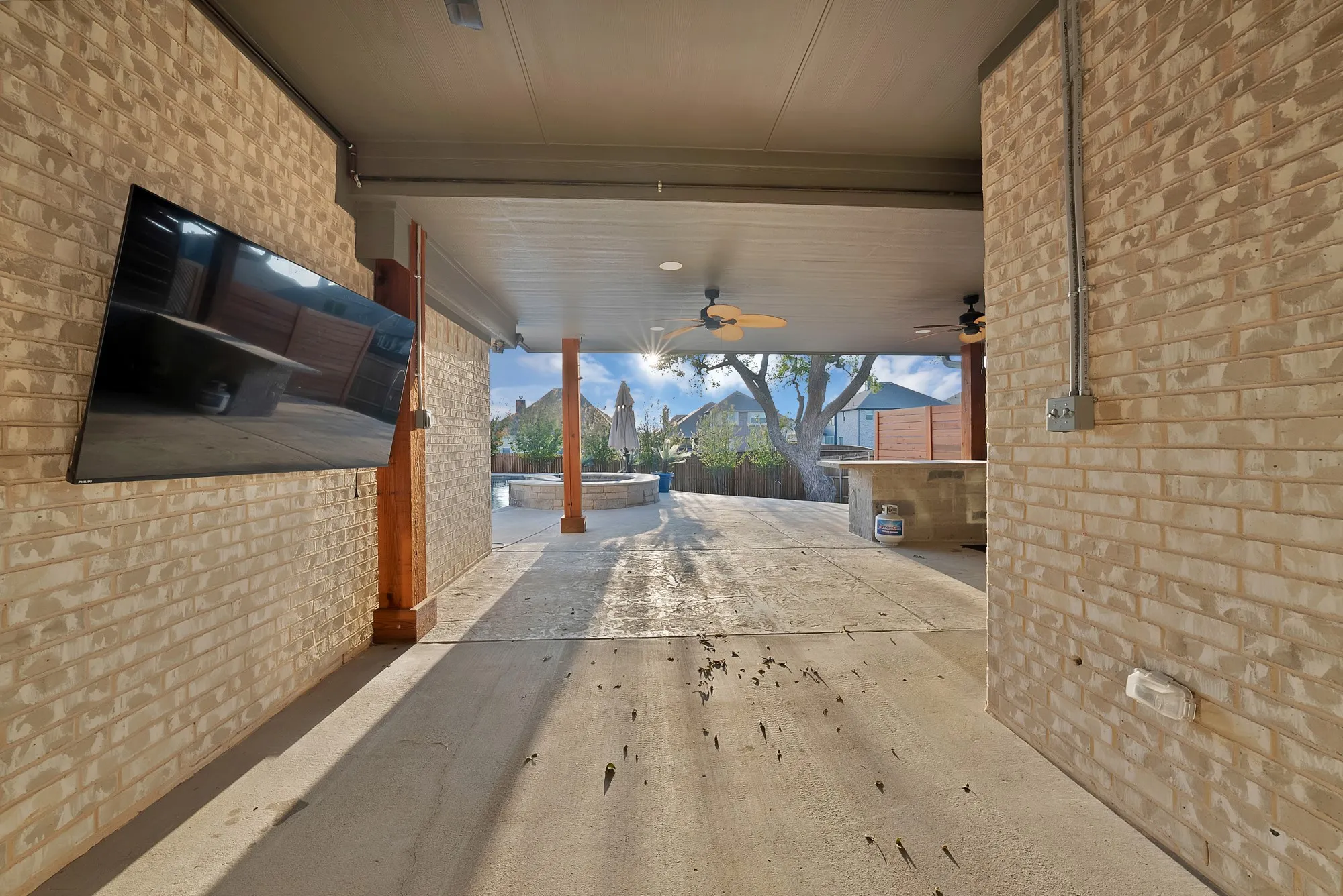 Single Family Residence For Sale in Johnson County , 125 Colonial Drive, Joshua, Texas 76058, 4 Bedroom, 3 Bathroom, 2 Garage spaces, 2,396 Sqft, built in 2021, mls#21374804, Real Estate Agent in Joshua, Homes For Sale in Johnson county, Homes For Sale in Joshua, Realtor in Joshua Texas, Real Estate Brokerage Independent Realty Texas, Luminita Cordes Realtor
