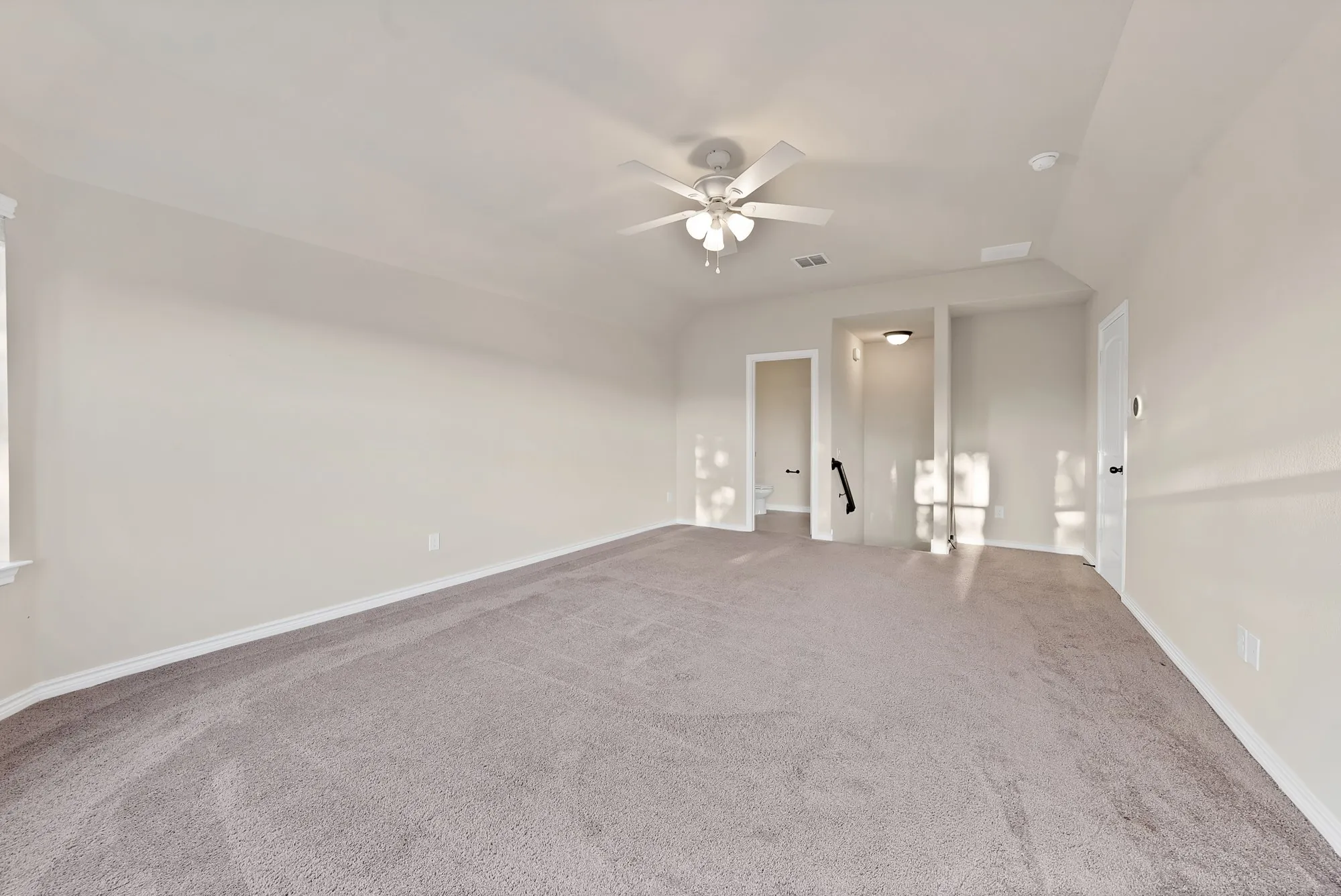 Single Family Residence For Sale in Johnson County , 125 Colonial Drive, Joshua, Texas 76058, 4 Bedroom, 3 Bathroom, 2 Garage spaces, 2,396 Sqft, built in 2021, mls#21374804, Real Estate Agent in Joshua, Homes For Sale in Johnson county, Homes For Sale in Joshua, Realtor in Joshua Texas, Real Estate Brokerage Independent Realty Texas, Luminita Cordes Realtor
