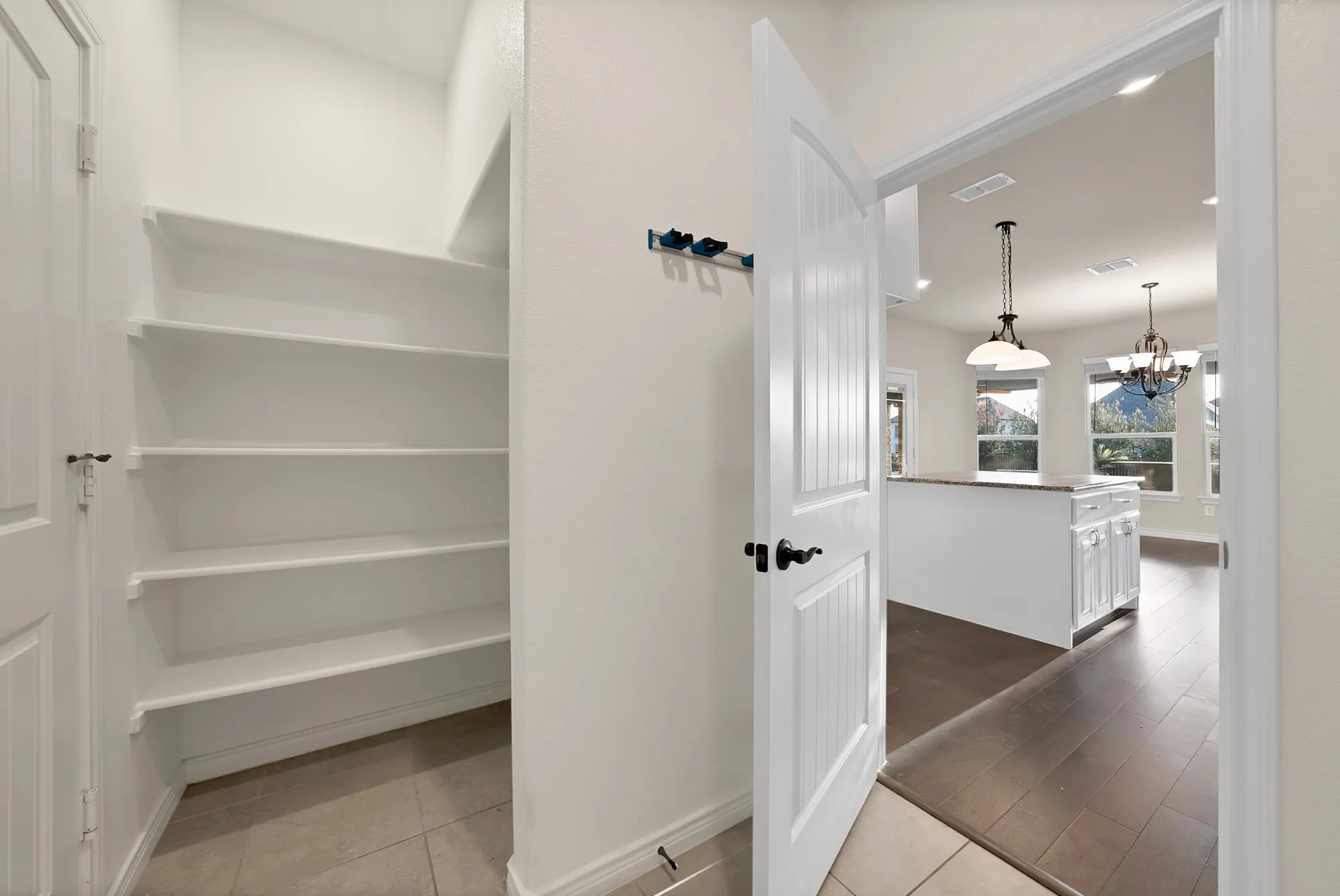 Single Family Residence For Sale in Johnson County , 125 Colonial Drive, Joshua, Texas 76058, 4 Bedroom, 3 Bathroom, 2 Garage spaces, 2,396 Sqft, built in 2021, mls#21374804, Real Estate Agent in Joshua, Homes For Sale in Johnson county, Homes For Sale in Joshua, Realtor in Joshua Texas, Real Estate Brokerage Independent Realty Texas, Luminita Cordes Realtor