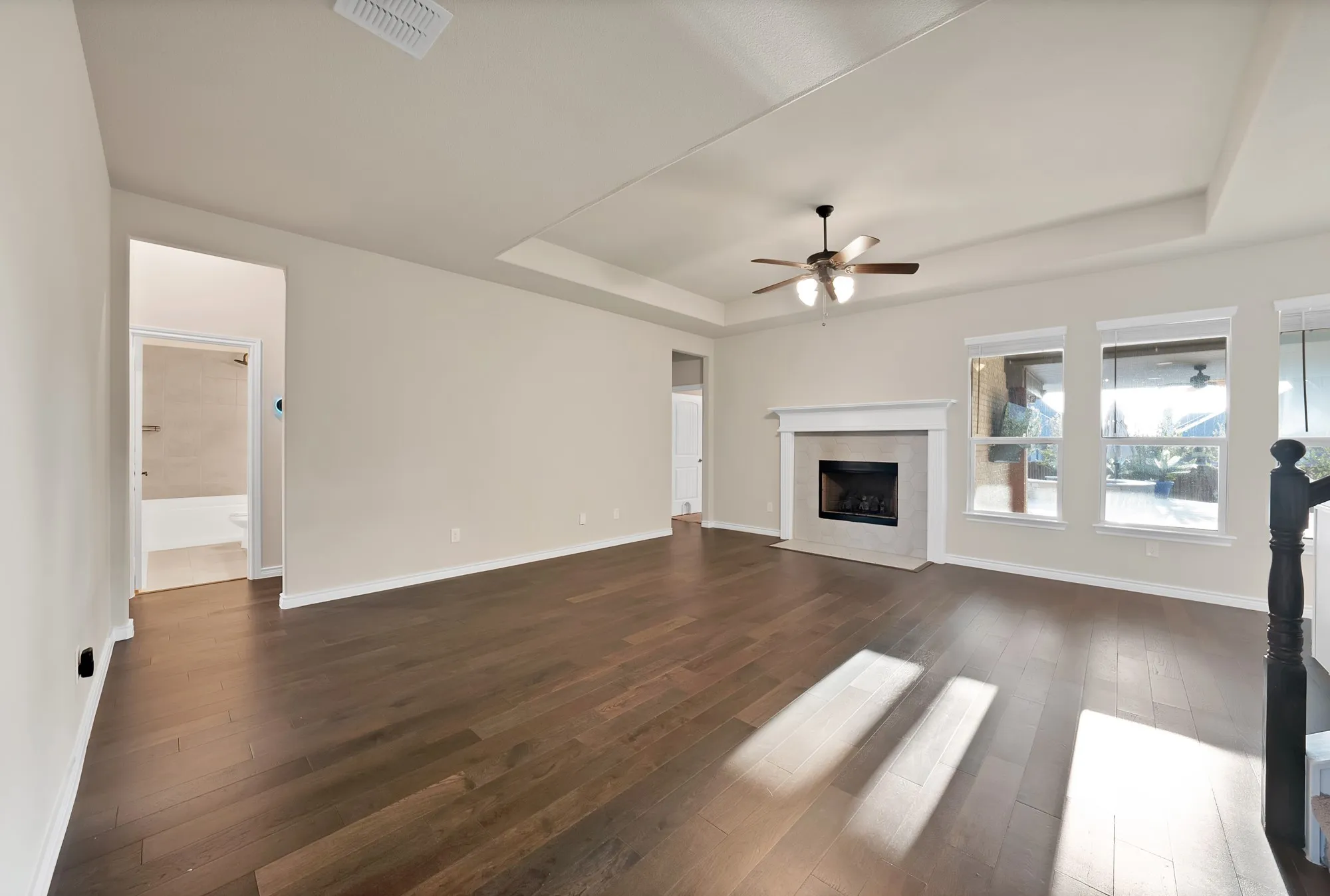 Single Family Residence For Sale in Johnson County , 125 Colonial Drive, Joshua, Texas 76058, 4 Bedroom, 3 Bathroom, 2 Garage spaces, 2,396 Sqft, built in 2021, mls#21374804, Real Estate Agent in Joshua, Homes For Sale in Johnson county, Homes For Sale in Joshua, Realtor in Joshua Texas, Real Estate Brokerage Independent Realty Texas, Luminita Cordes Realtor