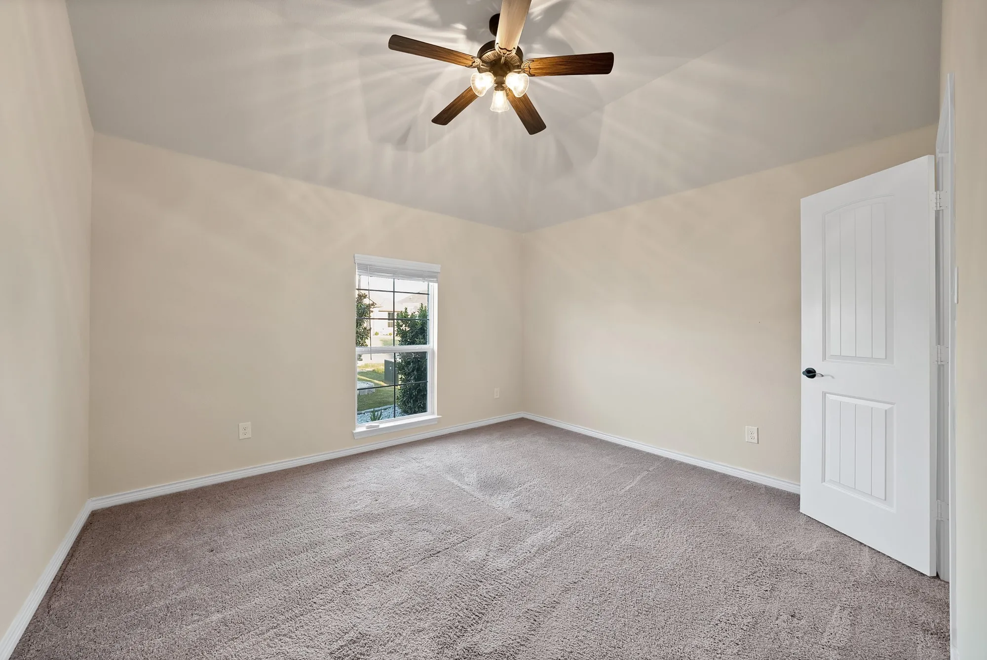 Single Family Residence For Sale in Johnson County , 125 Colonial Drive, Joshua, Texas 76058, 4 Bedroom, 3 Bathroom, 2 Garage spaces, 2,396 Sqft, built in 2021, mls#21374804, Real Estate Agent in Joshua, Homes For Sale in Johnson county, Homes For Sale in Joshua, Realtor in Joshua Texas, Real Estate Brokerage Independent Realty Texas, Luminita Cordes Realtor