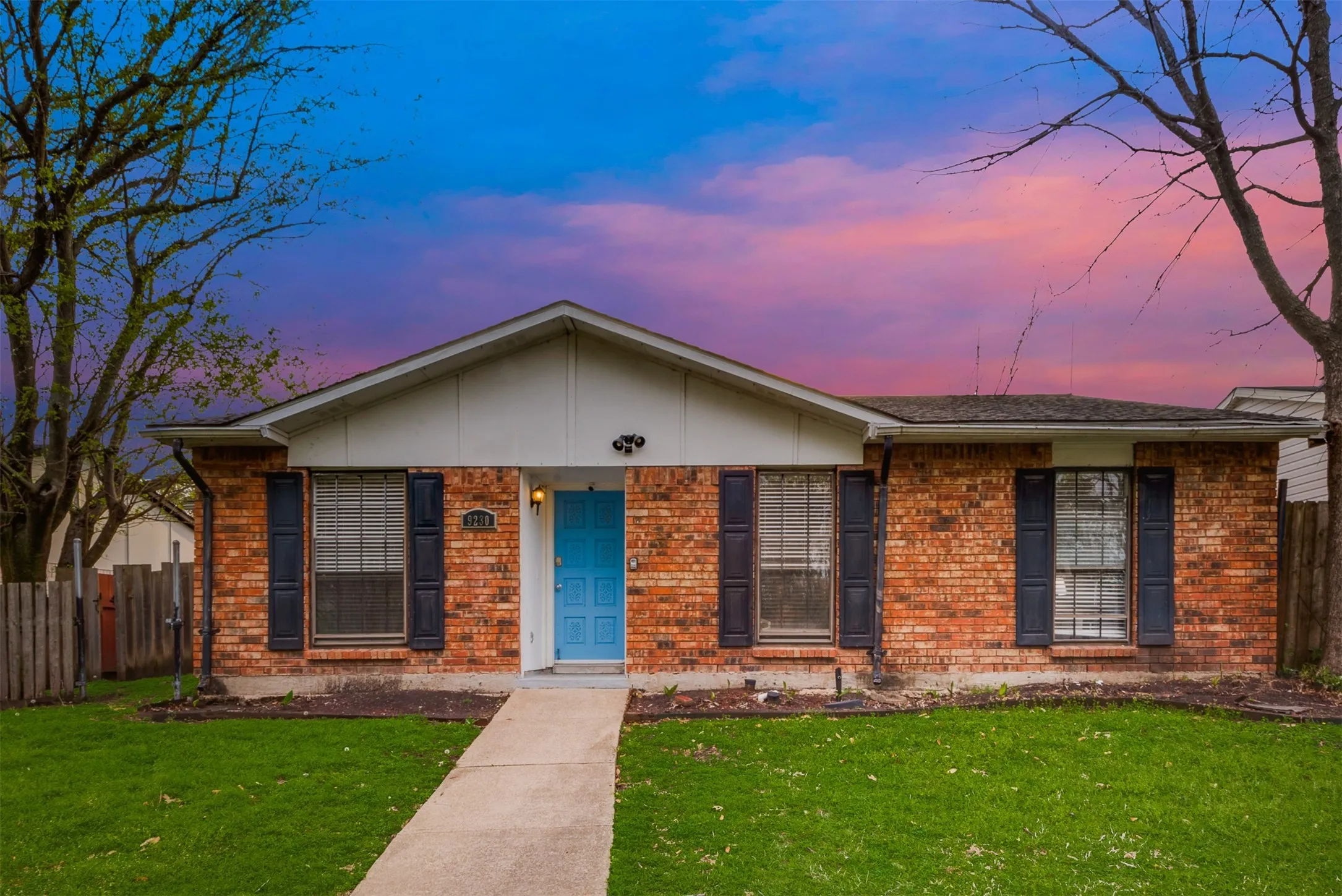 Single Family Residence For Sale in Rockwall County , 9230 Millwood Drive, Rowlett, Texas 75088, 5 Bedroom, 2 Bathroom, 1 Garage spaces, 1,968 Sqft, built in 1983, mls#21375335, Real Estate Agent in Rowlett, Homes For Sale in Rockwall county, Homes For Sale in Rowlett, Realtor in Rowlett Texas, Real Estate Brokerage Independent Realty Texas, Luminita Cordes Realtor