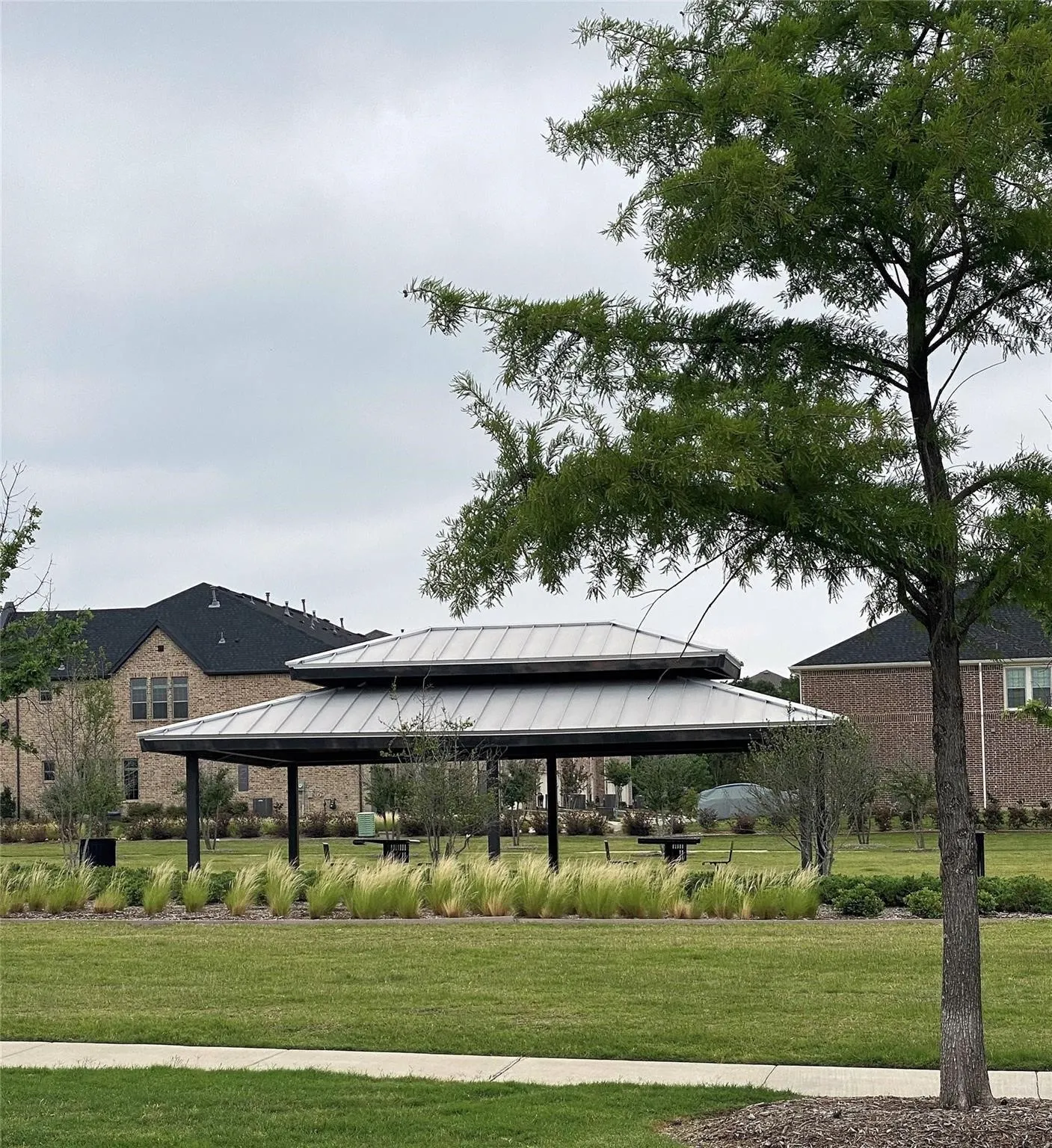 Townhouse For Sale in Collin County , 7297 Sacaton Trail, Frisco, Texas 75033, 3 Bedroom, 3 Bathroom, 2 Garage spaces, 2,185 Sqft, built in 2021, mls#21378668, Real Estate Agent in Frisco, Homes For Sale in Collin county, Homes For Sale in Frisco, Realtor in Frisco Texas, Real Estate Brokerage Independent Realty Texas, Luminita Cordes Realtor