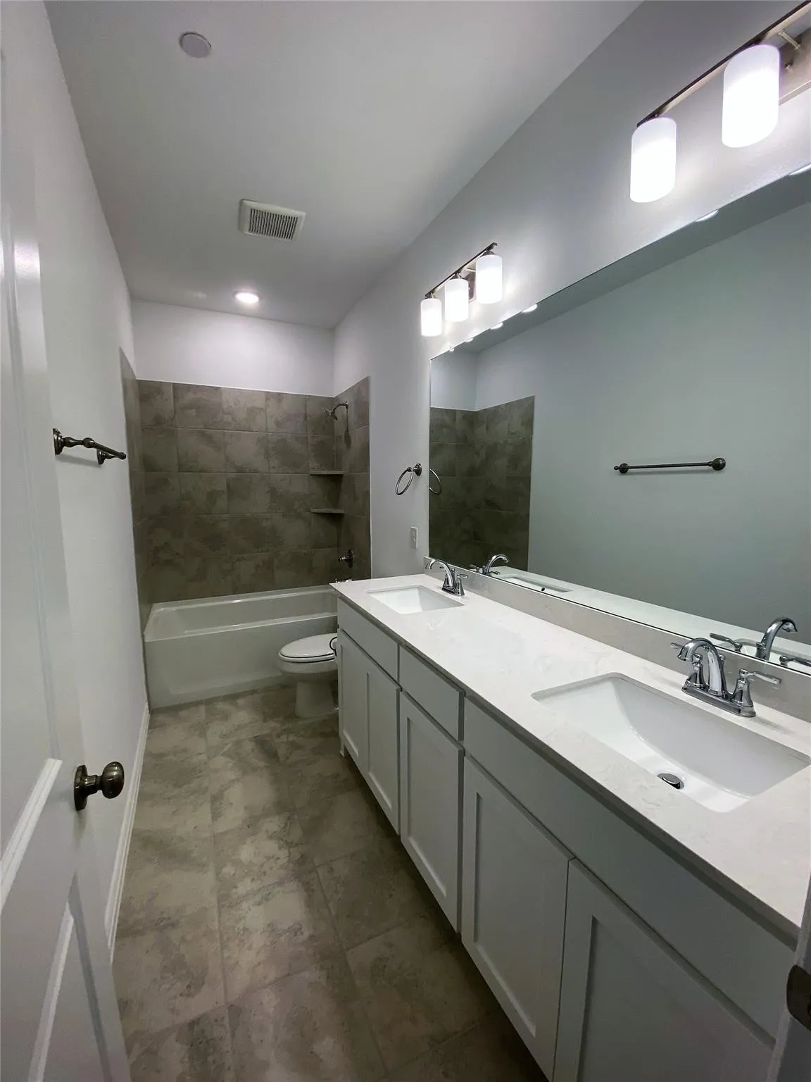 Townhouse For Sale in Collin County , 7297 Sacaton Trail, Frisco, Texas 75033, 3 Bedroom, 3 Bathroom, 2 Garage spaces, 2,185 Sqft, built in 2021, mls#21378668, Real Estate Agent in Frisco, Homes For Sale in Collin county, Homes For Sale in Frisco, Realtor in Frisco Texas, Real Estate Brokerage Independent Realty Texas, Luminita Cordes Realtor