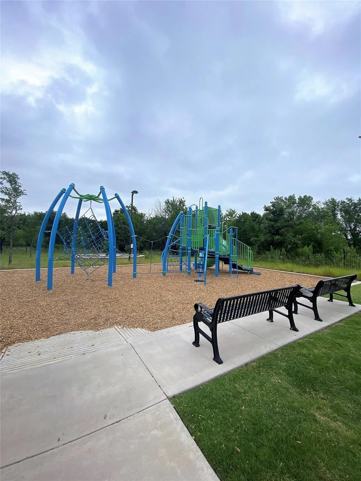 Townhouse For Sale in Collin County , 7297 Sacaton Trail, Frisco, Texas 75033, 3 Bedroom, 3 Bathroom, 2 Garage spaces, 2,185 Sqft, built in 2021, mls#21378668, Real Estate Agent in Frisco, Homes For Sale in Collin county, Homes For Sale in Frisco, Realtor in Frisco Texas, Real Estate Brokerage Independent Realty Texas, Luminita Cordes Realtor