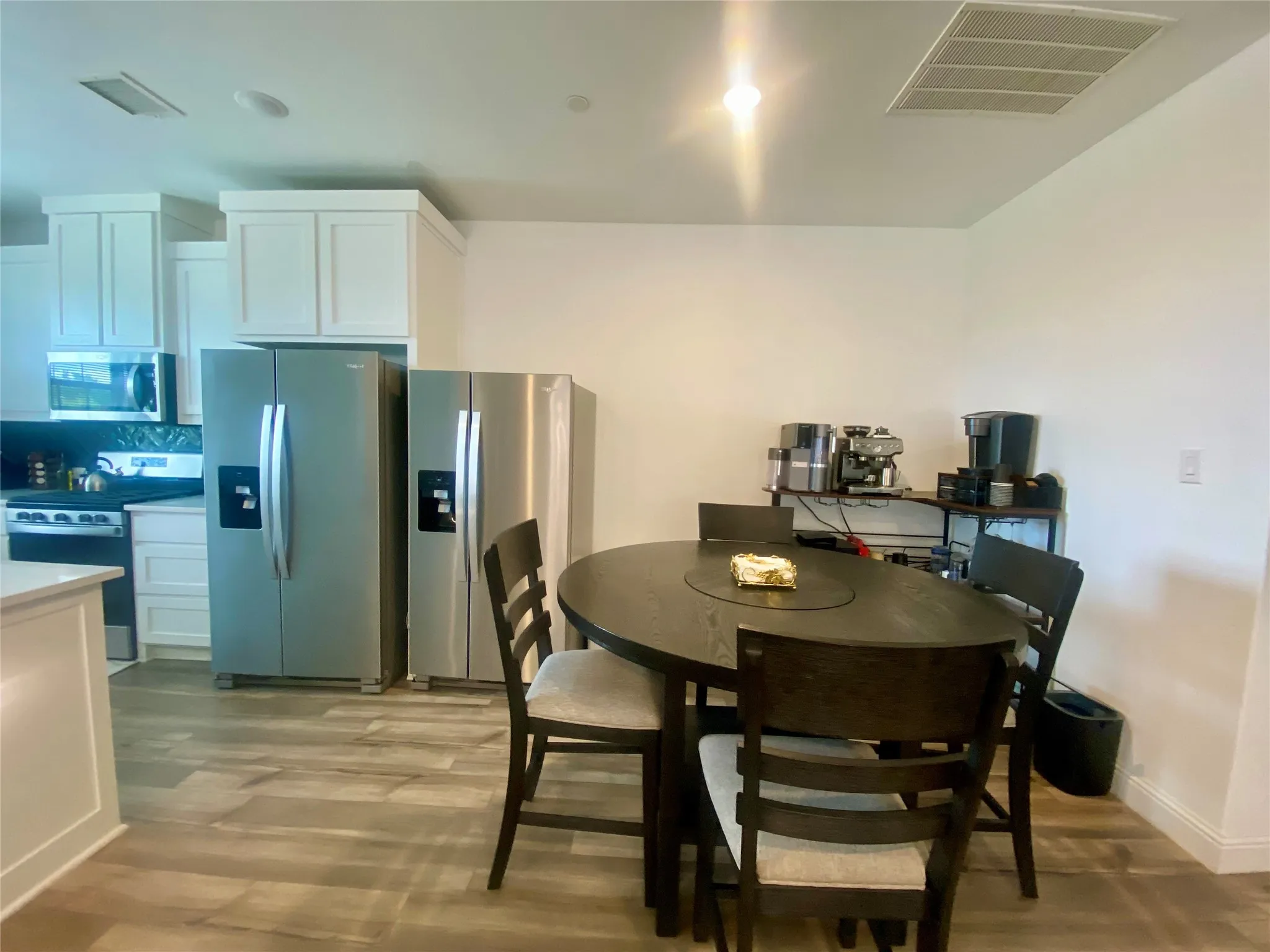 Townhouse For Sale in Collin County , 7297 Sacaton Trail, Frisco, Texas 75033, 3 Bedroom, 3 Bathroom, 2 Garage spaces, 2,185 Sqft, built in 2021, mls#21378668, Real Estate Agent in Frisco, Homes For Sale in Collin county, Homes For Sale in Frisco, Realtor in Frisco Texas, Real Estate Brokerage Independent Realty Texas, Luminita Cordes Realtor