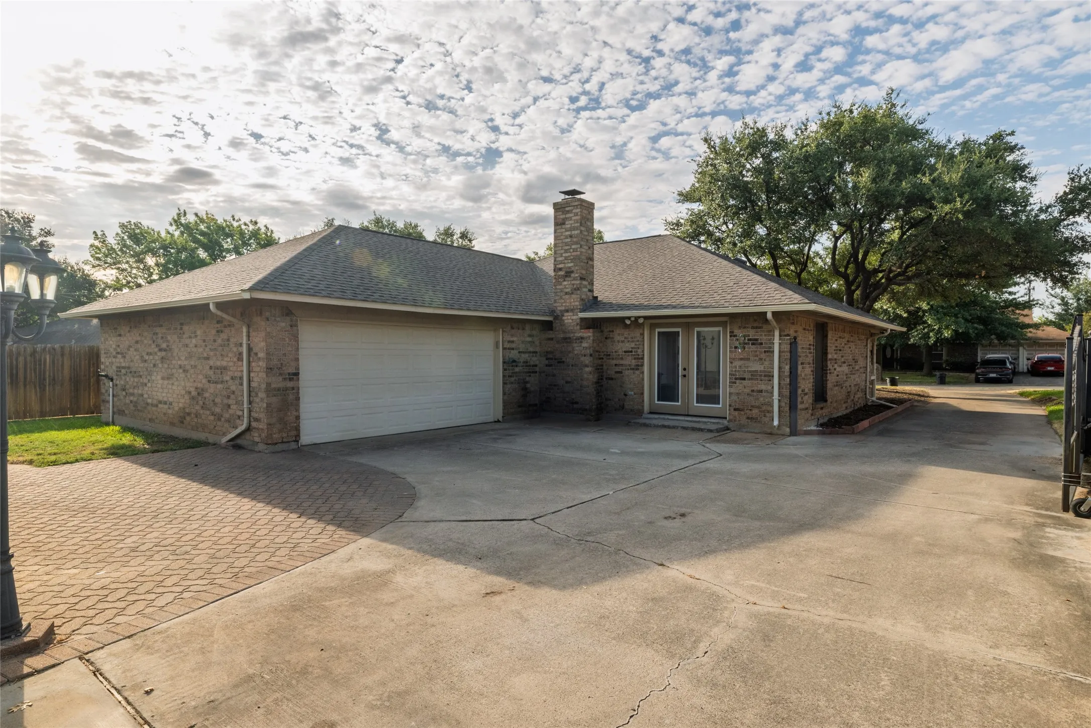 Single Family Residence For Rent in Tarrant County , 7813 Redwood Court, North Richland Hills, Texas 76182, 3 Bedroom, 2 Bathroom, 2 Garage spaces, 1,667 Sqft, built in 1984, mls#21378731, Real Estate Agent in North Richland Hills, Homes For Rent in Tarrant county, Homes For Rent in North Richland Hills, Realtor in North Richland Hills Texas, Real Estate Brokerage Independent Realty Texas, Luminita Cordes Realtor