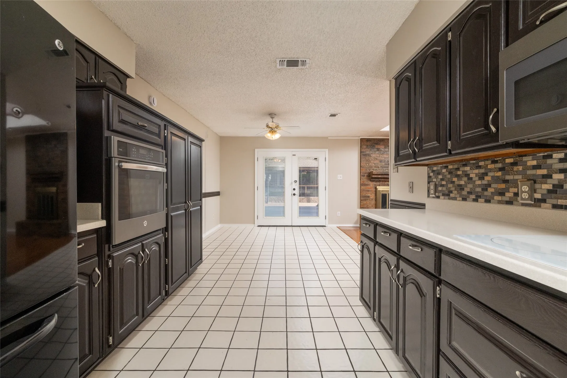 Single Family Residence For Rent in Tarrant County , 7813 Redwood Court, North Richland Hills, Texas 76182, 3 Bedroom, 2 Bathroom, 2 Garage spaces, 1,667 Sqft, built in 1984, mls#21378731, Real Estate Agent in North Richland Hills, Homes For Rent in Tarrant county, Homes For Rent in North Richland Hills, Realtor in North Richland Hills Texas, Real Estate Brokerage Independent Realty Texas, Luminita Cordes Realtor