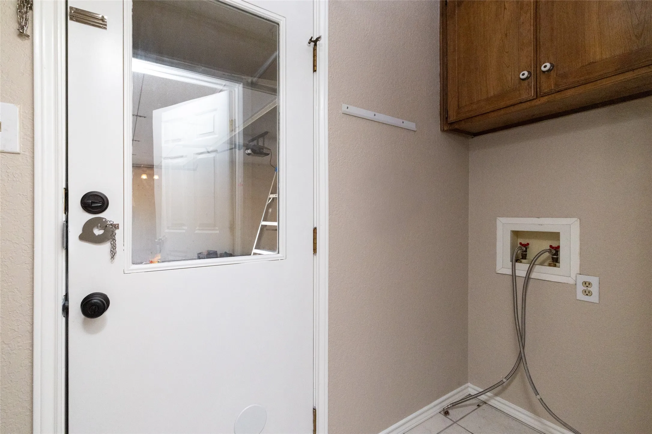 Single Family Residence For Rent in Tarrant County , 7813 Redwood Court, North Richland Hills, Texas 76182, 3 Bedroom, 2 Bathroom, 2 Garage spaces, 1,667 Sqft, built in 1984, mls#21378731, Real Estate Agent in North Richland Hills, Homes For Rent in Tarrant county, Homes For Rent in North Richland Hills, Realtor in North Richland Hills Texas, Real Estate Brokerage Independent Realty Texas, Luminita Cordes Realtor