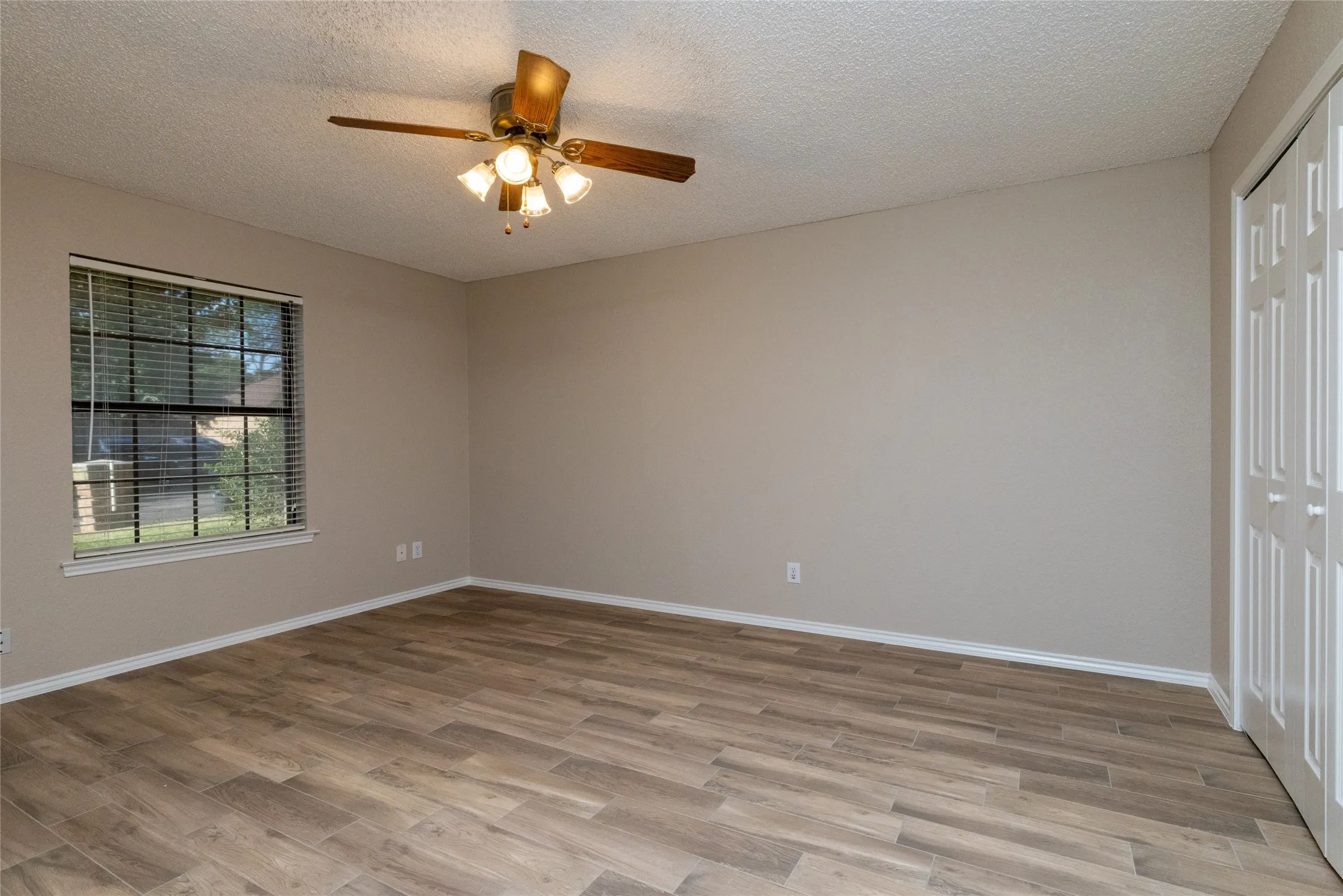 Single Family Residence For Rent in Tarrant County , 7813 Redwood Court, North Richland Hills, Texas 76182, 3 Bedroom, 2 Bathroom, 2 Garage spaces, 1,667 Sqft, built in 1984, mls#21378731, Real Estate Agent in North Richland Hills, Homes For Rent in Tarrant county, Homes For Rent in North Richland Hills, Realtor in North Richland Hills Texas, Real Estate Brokerage Independent Realty Texas, Luminita Cordes Realtor