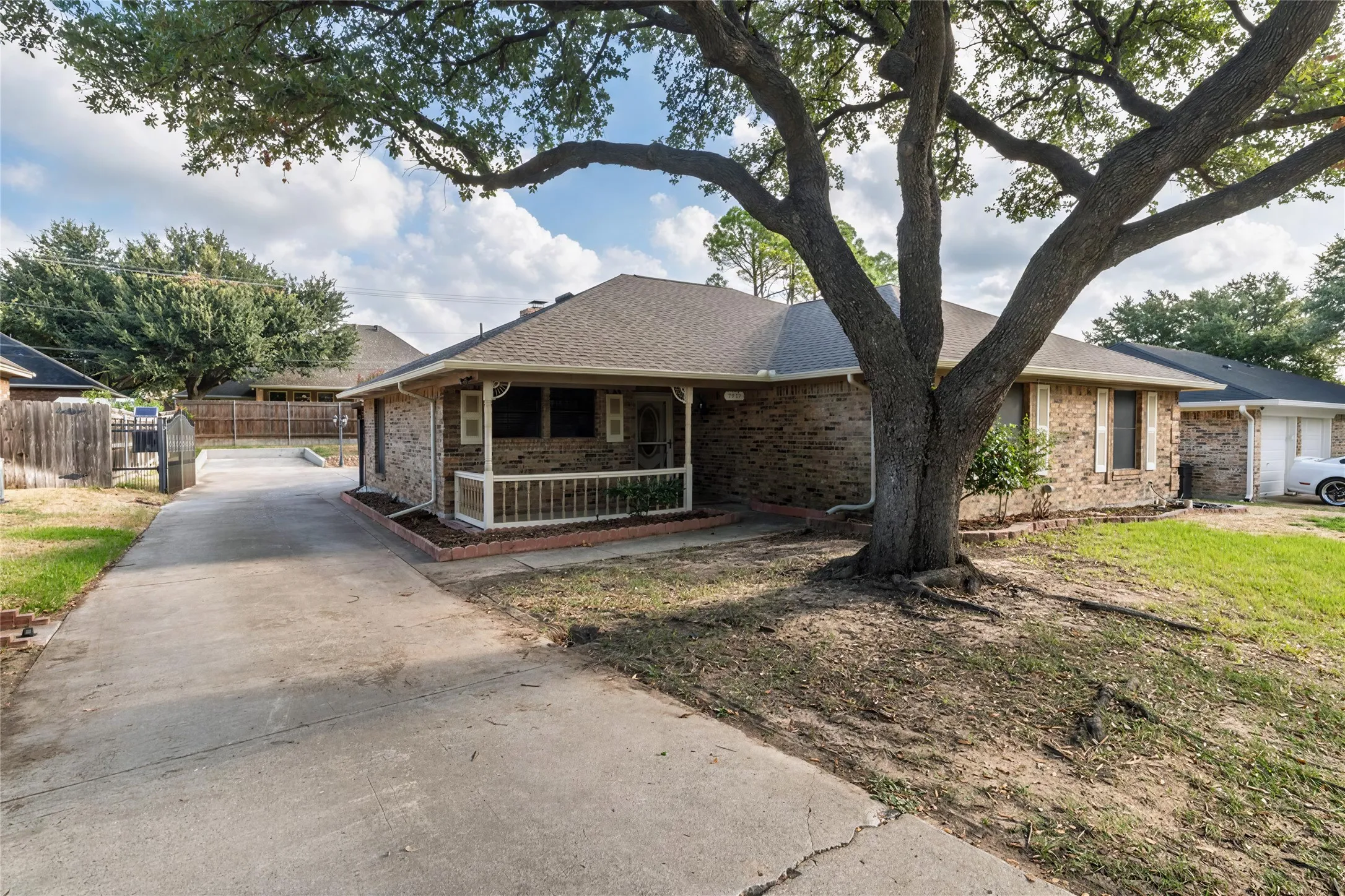 Single Family Residence For Rent in Tarrant County , 7813 Redwood Court, North Richland Hills, Texas 76182, 3 Bedroom, 2 Bathroom, 2 Garage spaces, 1,667 Sqft, built in 1984, mls#21378731, Real Estate Agent in North Richland Hills, Homes For Rent in Tarrant county, Homes For Rent in North Richland Hills, Realtor in North Richland Hills Texas, Real Estate Brokerage Independent Realty Texas, Luminita Cordes Realtor
