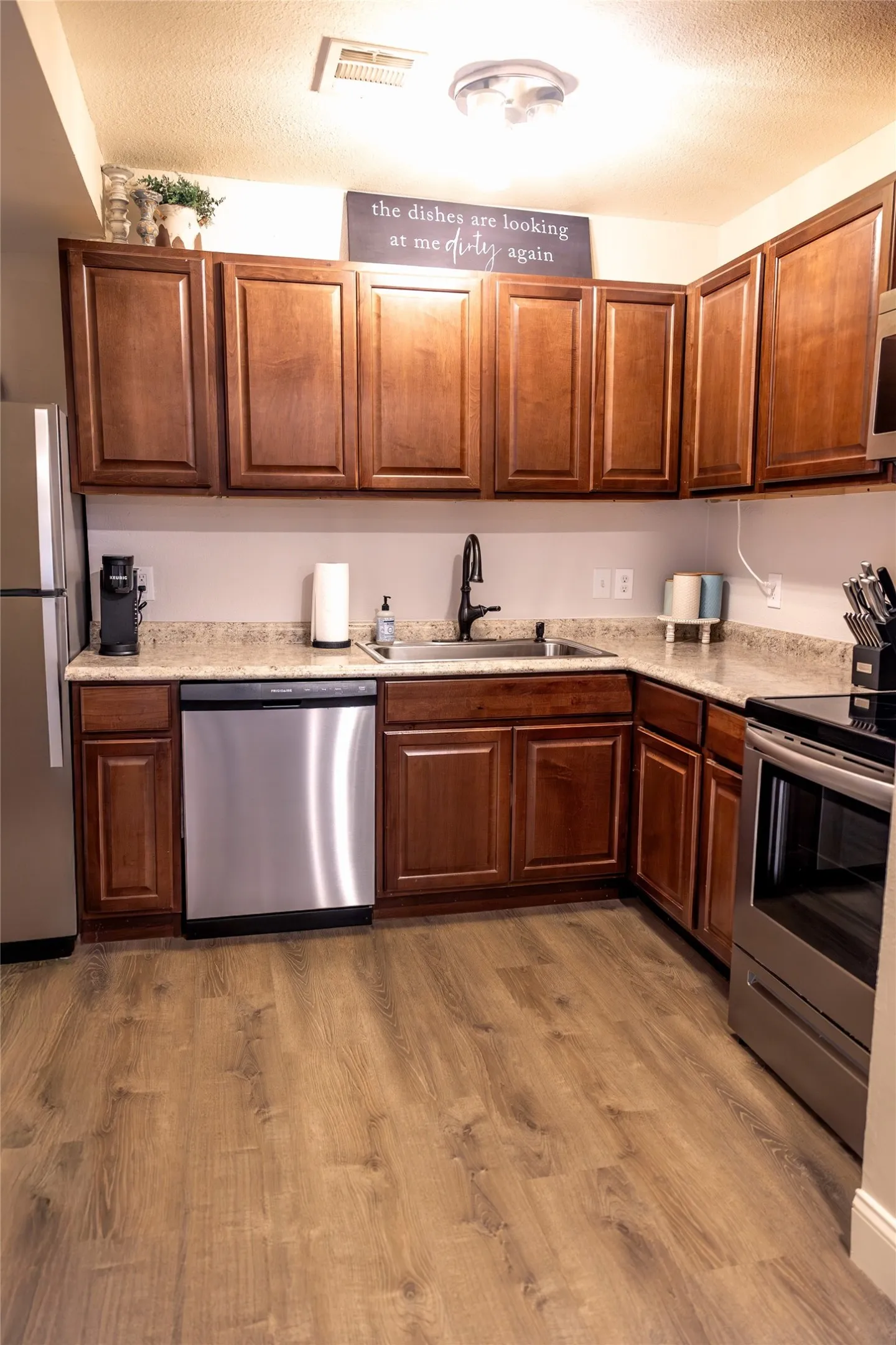Single Family Residence For Sale in Fannin County , 257 Graham Avenue, Bonham, Texas 75418, 2 Bedroom, 1 Bathroom, Garage spaces, 1,278 Sqft, built in 1944, mls#21378732, Real Estate Agent in Bonham, Homes For Sale in Fannin county, Homes For Sale in Bonham, Realtor in Bonham Texas, Real Estate Brokerage Independent Realty Texas, Luminita Cordes Realtor