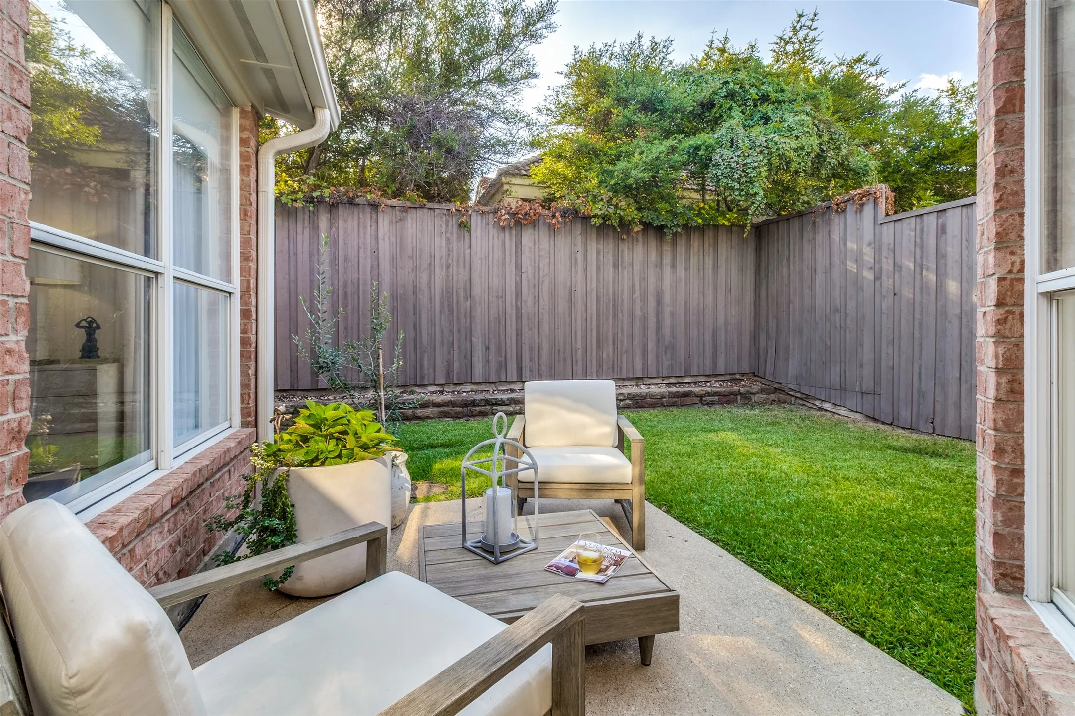 Single Family Residence For Sale in Collin County , 18637 Tall Oak Drive, Dallas, Texas 75287, 3 Bedroom, 2 Bathroom, 2 Garage spaces, 1,694 Sqft, built in 1997, mls#21377395, Real Estate Agent in Dallas, Homes For Sale in Collin county, Homes For Sale in Dallas, Realtor in Dallas Texas, Real Estate Brokerage Independent Realty Texas, Luminita Cordes Realtor