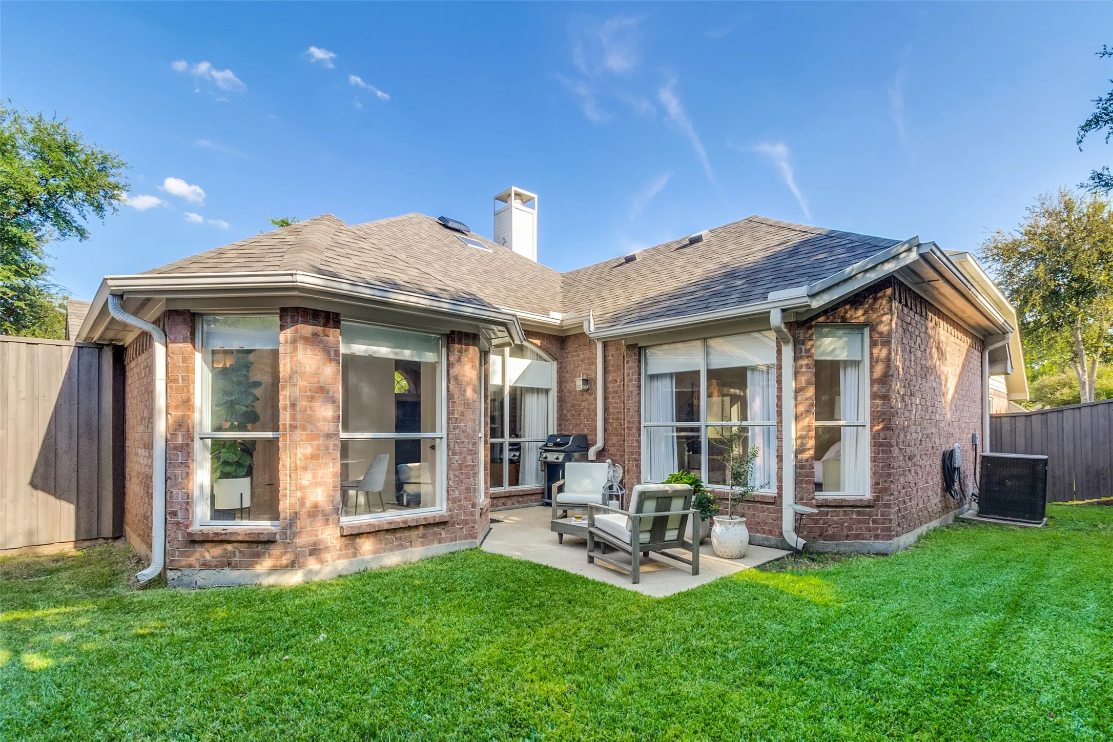 Single Family Residence For Sale in Collin County , 18637 Tall Oak Drive, Dallas, Texas 75287, 3 Bedroom, 2 Bathroom, 2 Garage spaces, 1,694 Sqft, built in 1997, mls#21377395, Real Estate Agent in Dallas, Homes For Sale in Collin county, Homes For Sale in Dallas, Realtor in Dallas Texas, Real Estate Brokerage Independent Realty Texas, Luminita Cordes Realtor