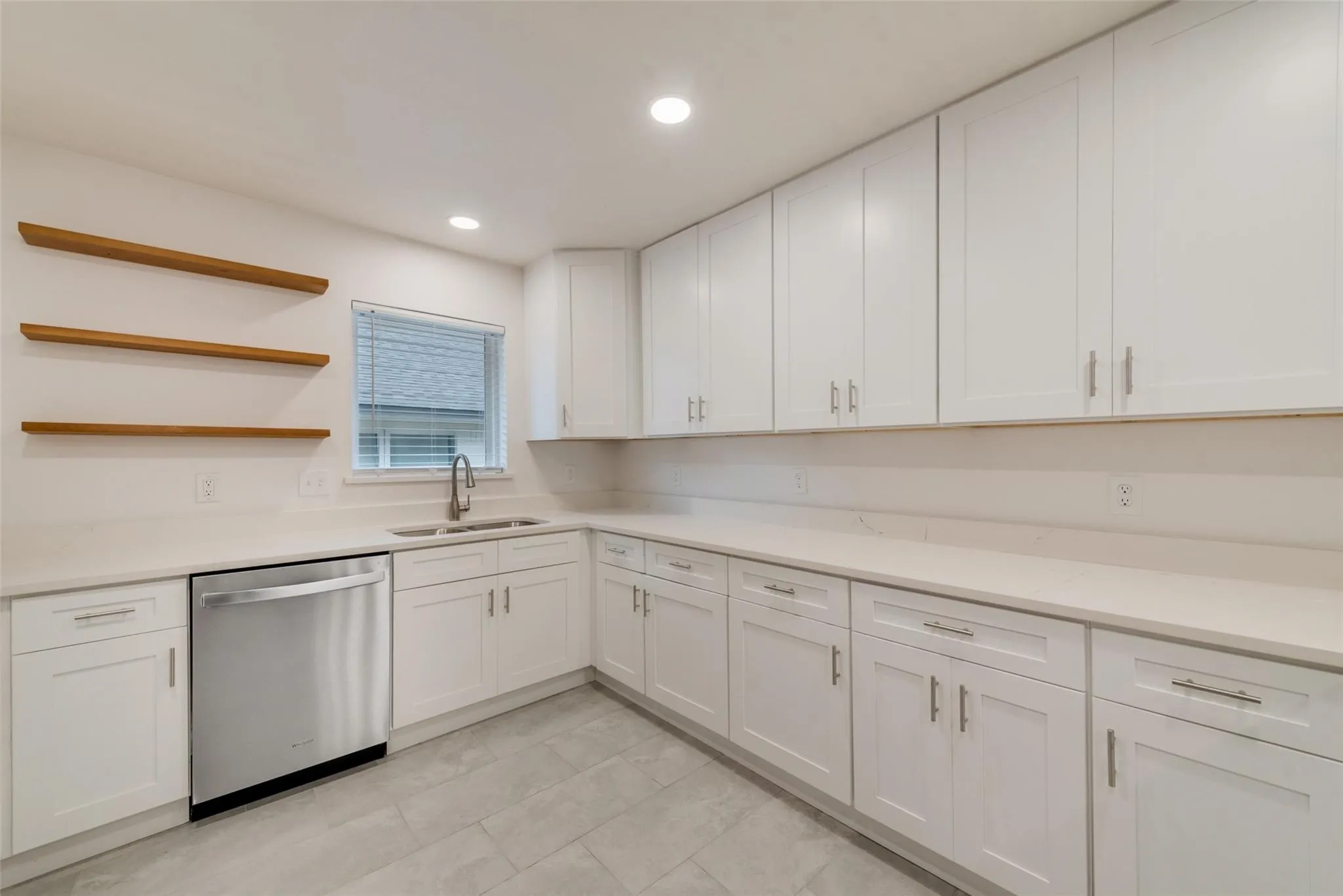 Single Family Residence For Rent in Dallas County , 2643 San Medina Avenue, Dallas, Texas 75228, 3 Bedroom, 2 Bathroom, 2 Garage spaces, 1,528 Sqft, built in 1956, mls#21378737, Real Estate Agent in Dallas, Homes For Rent in Dallas county, Homes For Rent in Dallas, Realtor in Dallas Texas, Real Estate Brokerage Independent Realty Texas, Luminita Cordes Realtor
