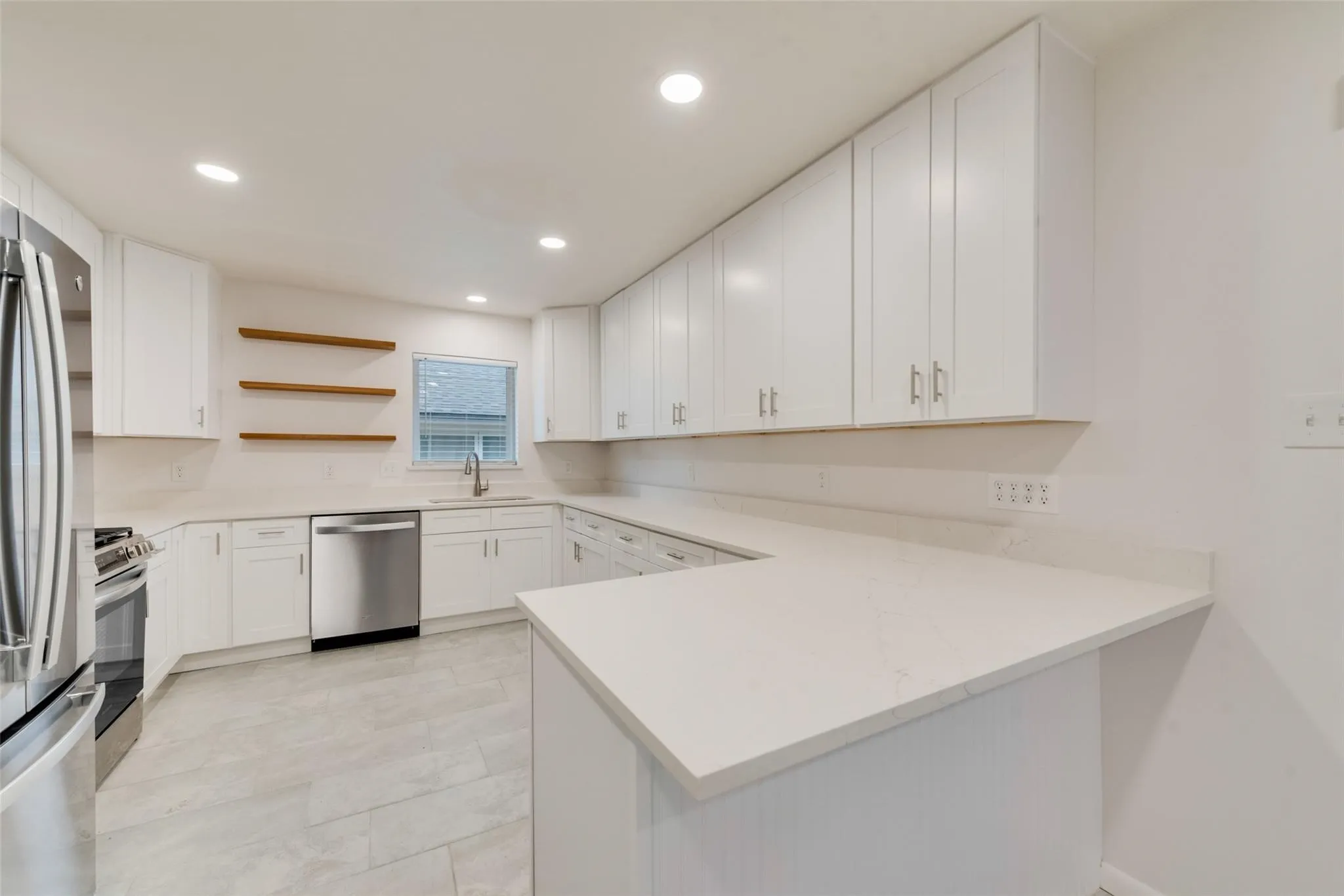 Single Family Residence For Rent in Dallas County , 2643 San Medina Avenue, Dallas, Texas 75228, 3 Bedroom, 2 Bathroom, 2 Garage spaces, 1,528 Sqft, built in 1956, mls#21378737, Real Estate Agent in Dallas, Homes For Rent in Dallas county, Homes For Rent in Dallas, Realtor in Dallas Texas, Real Estate Brokerage Independent Realty Texas, Luminita Cordes Realtor