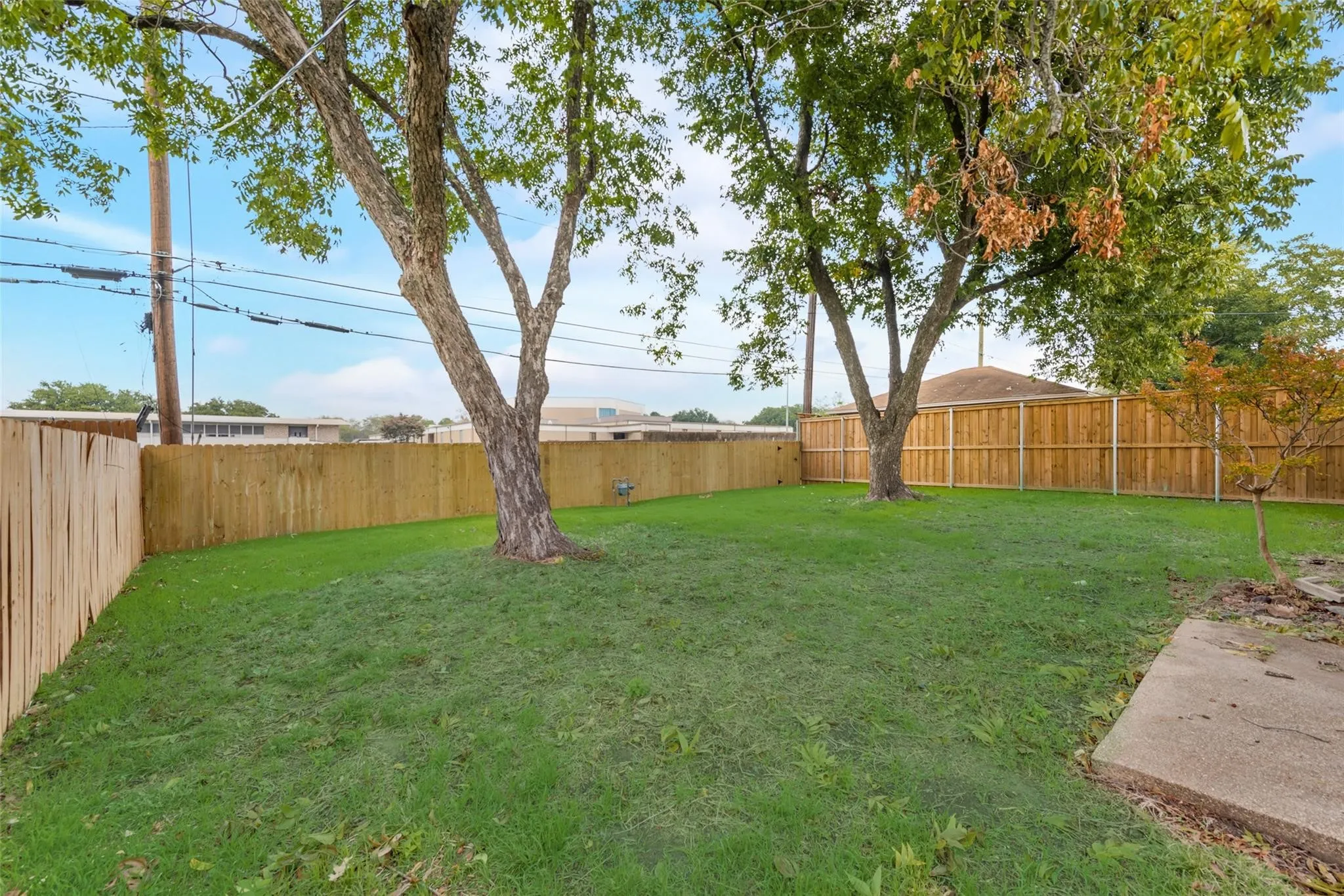 Single Family Residence For Rent in Dallas County , 2643 San Medina Avenue, Dallas, Texas 75228, 3 Bedroom, 2 Bathroom, 2 Garage spaces, 1,528 Sqft, built in 1956, mls#21378737, Real Estate Agent in Dallas, Homes For Rent in Dallas county, Homes For Rent in Dallas, Realtor in Dallas Texas, Real Estate Brokerage Independent Realty Texas, Luminita Cordes Realtor
