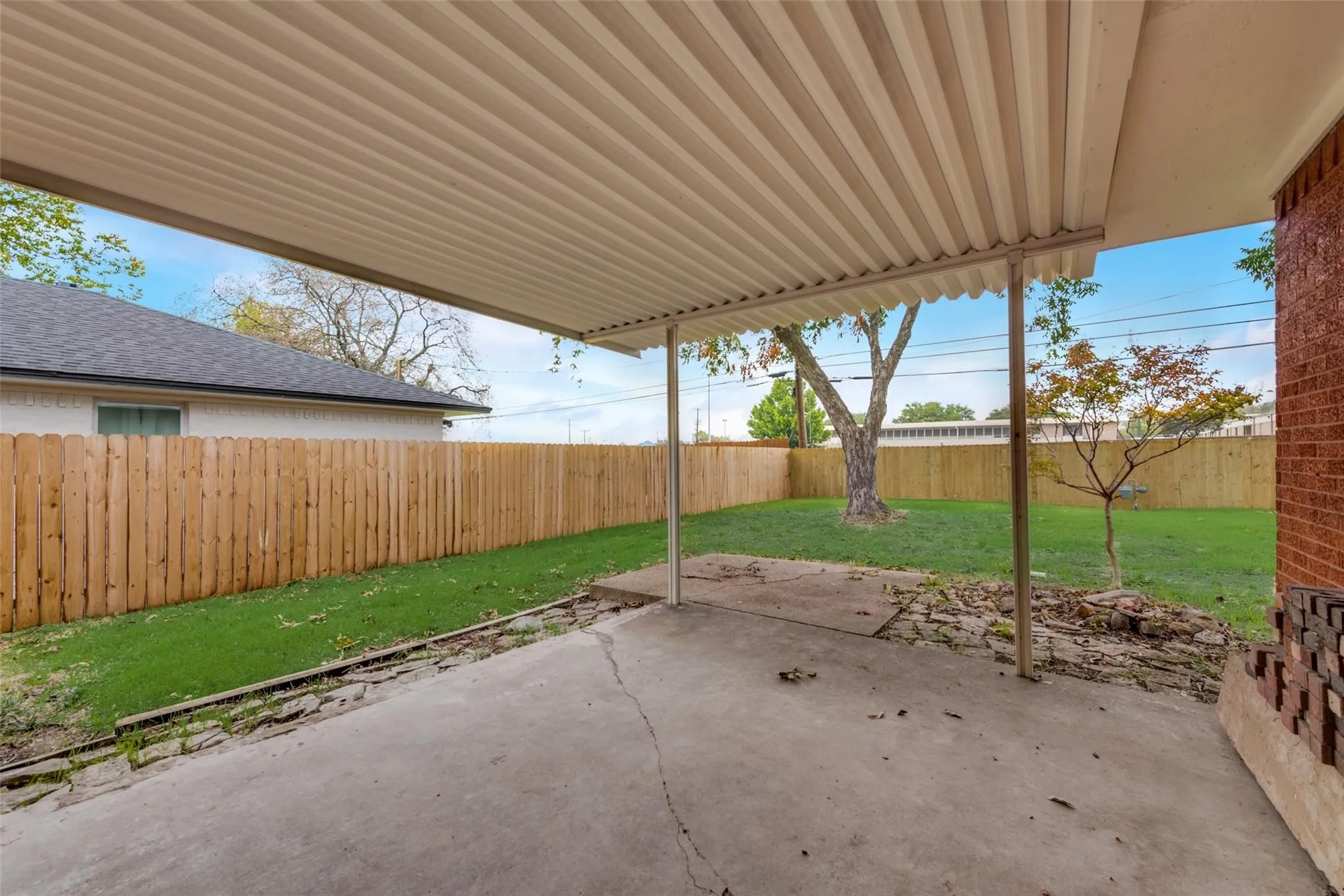 Single Family Residence For Rent in Dallas County , 2643 San Medina Avenue, Dallas, Texas 75228, 3 Bedroom, 2 Bathroom, 2 Garage spaces, 1,528 Sqft, built in 1956, mls#21378737, Real Estate Agent in Dallas, Homes For Rent in Dallas county, Homes For Rent in Dallas, Realtor in Dallas Texas, Real Estate Brokerage Independent Realty Texas, Luminita Cordes Realtor