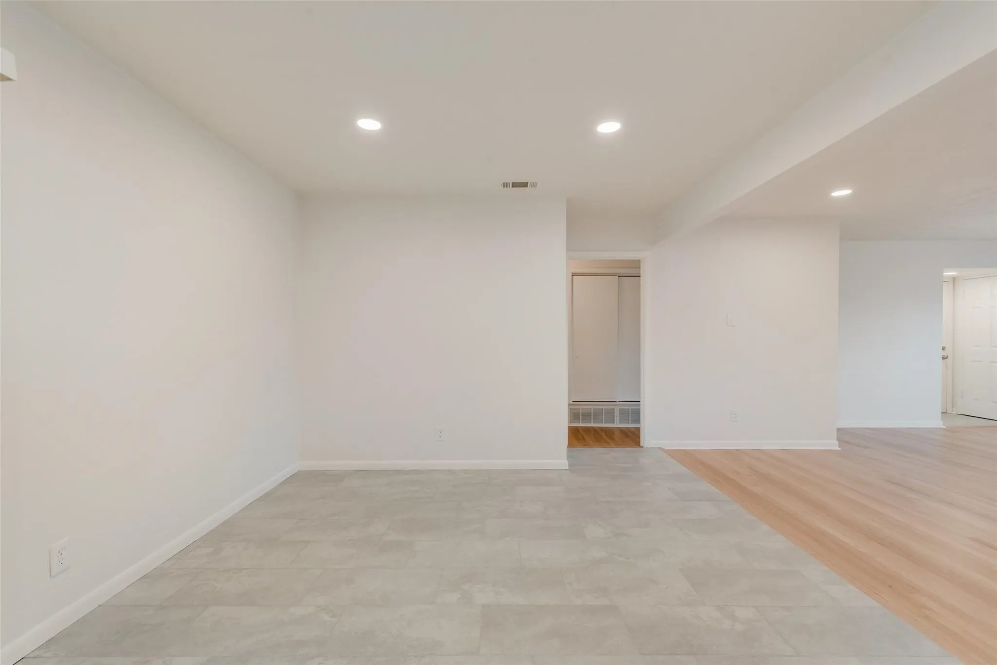 Single Family Residence For Rent in Dallas County , 2643 San Medina Avenue, Dallas, Texas 75228, 3 Bedroom, 2 Bathroom, 2 Garage spaces, 1,528 Sqft, built in 1956, mls#21378737, Real Estate Agent in Dallas, Homes For Rent in Dallas county, Homes For Rent in Dallas, Realtor in Dallas Texas, Real Estate Brokerage Independent Realty Texas, Luminita Cordes Realtor