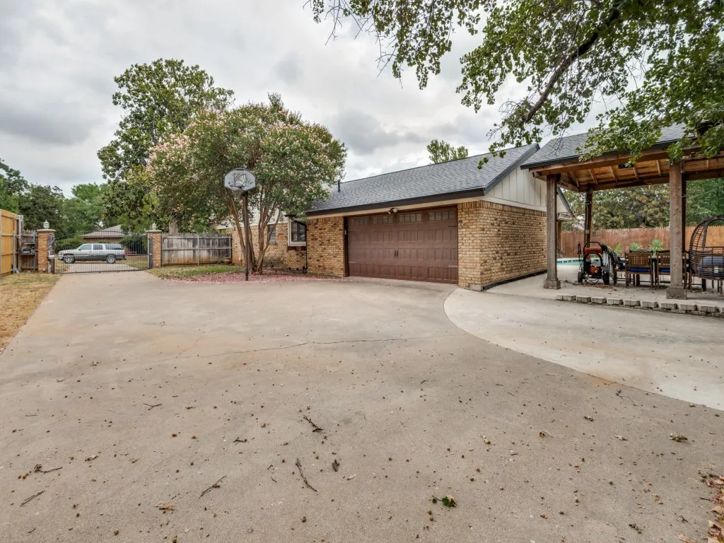Tons of Driveway space