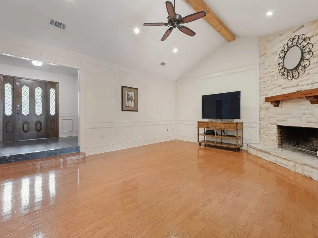 Living Room with Vaulted Ceilings