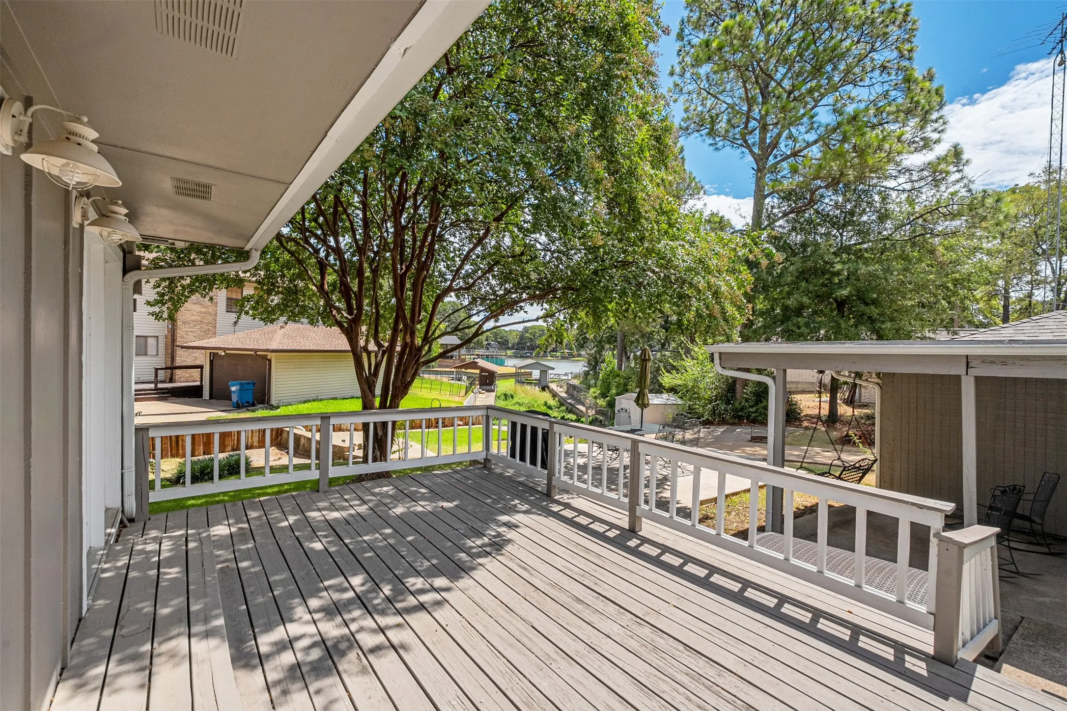 Single Family Residence For Sale in Henderson County , 1210 Aloha Road, Tool, Texas 75143, 3 Bedroom, 2 Bathroom, Garage spaces, 1,360 Sqft, built in 1980, mls#21378323, Real Estate Agent in Tool, Homes For Sale in Henderson county, Homes For Sale in Tool, Realtor in Tool Texas, Real Estate Brokerage Independent Realty Texas, Luminita Cordes Realtor